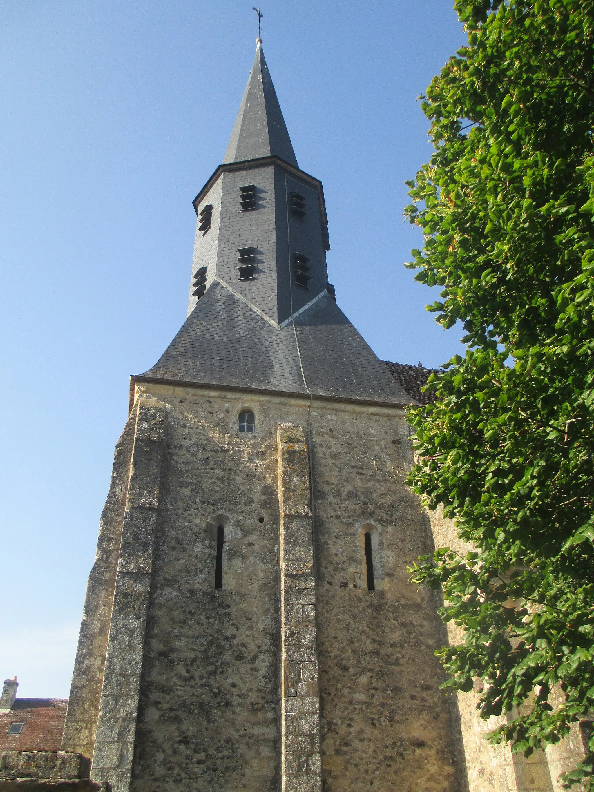 Photo showing: Clocher de l'église Saint-Martin d'Igé, dans l'Orne.
