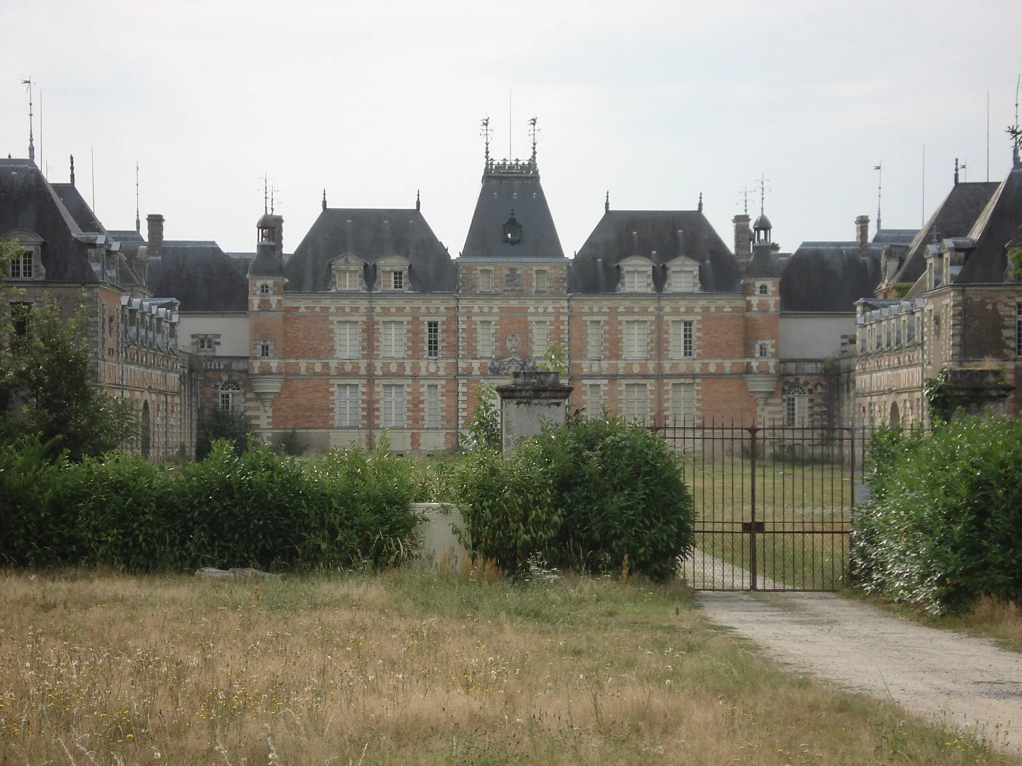 Photo showing: Chateau Clermont, de laatste woonplaats van Louis de Funes