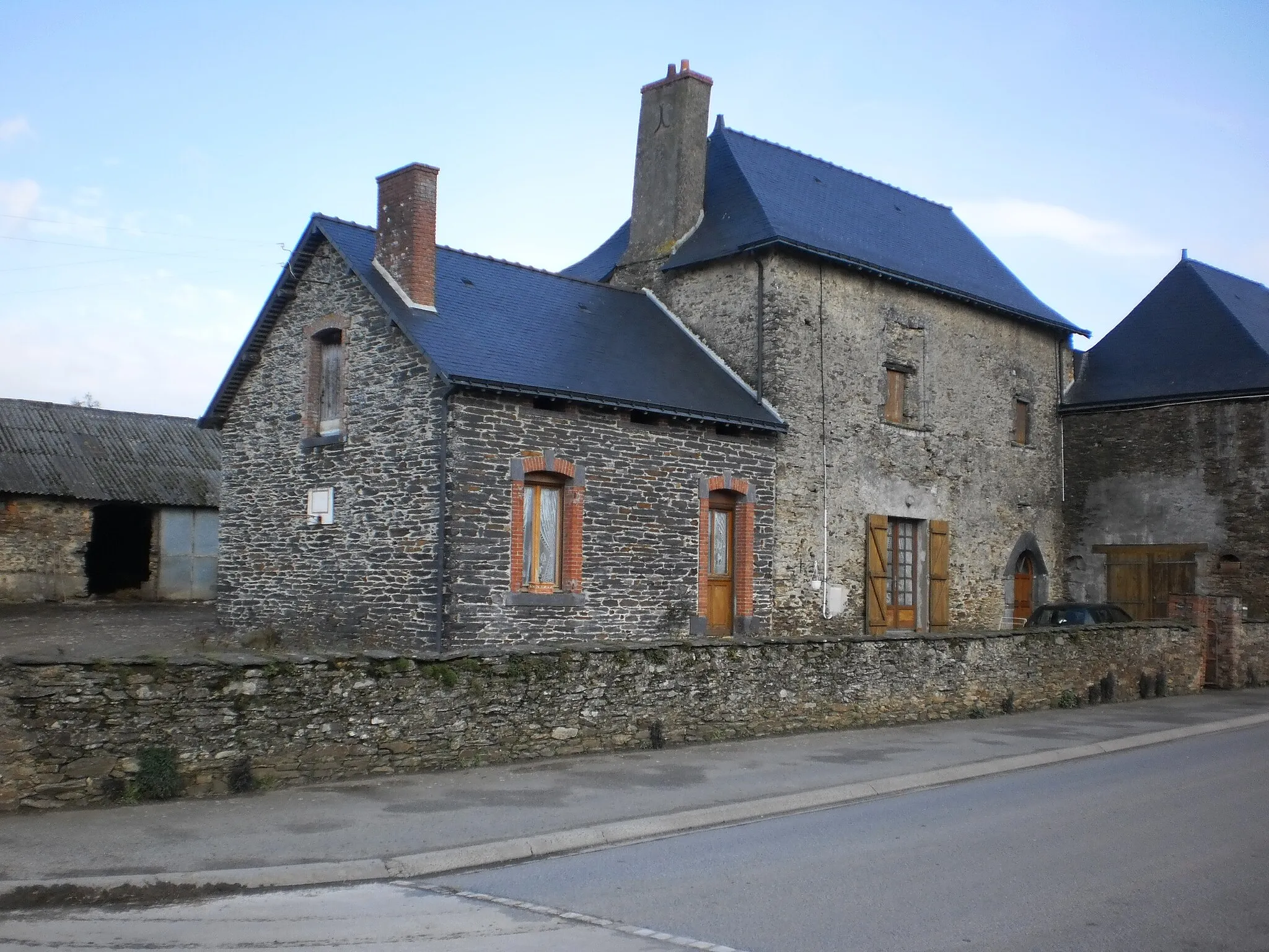 Photo showing: Juigné-des-Moutiers (Loire-Atlantique) - France - maison d'une ferme du bourg