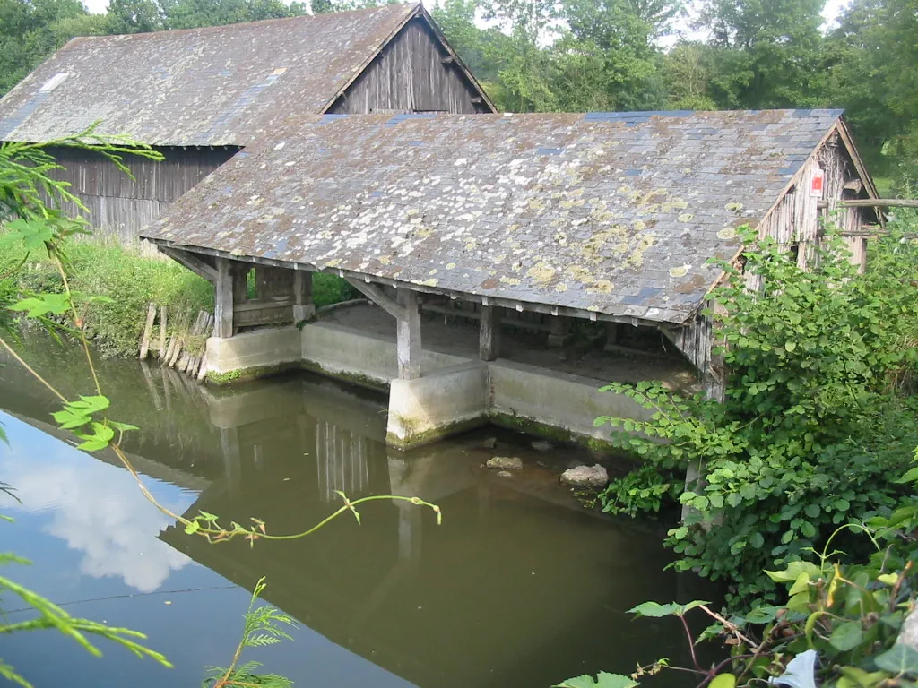 Photo showing: Lavoir de Dissé sous le Lude