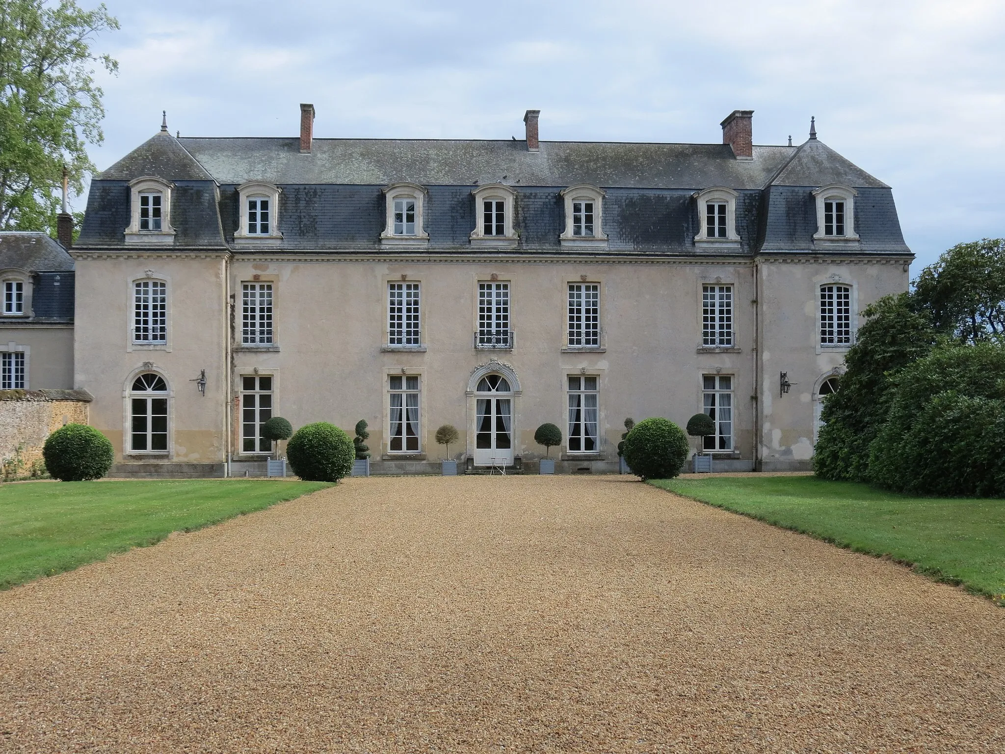 Photo showing: This building is indexed in the base Mérimée, a database of architectural heritage maintained by the French Ministry of Culture, under the reference PA00109979 .