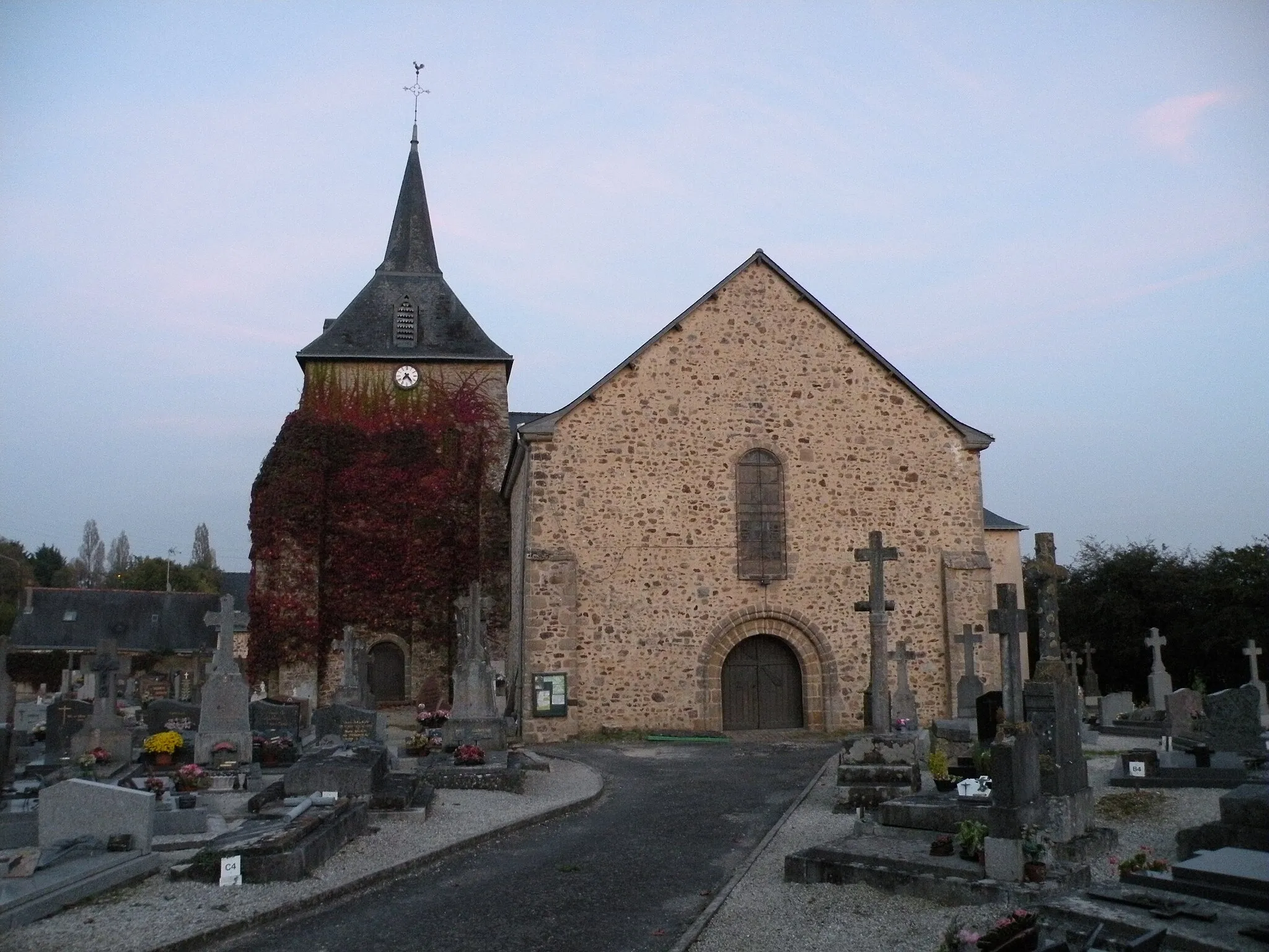 Photo showing: Church of La Gravelle.