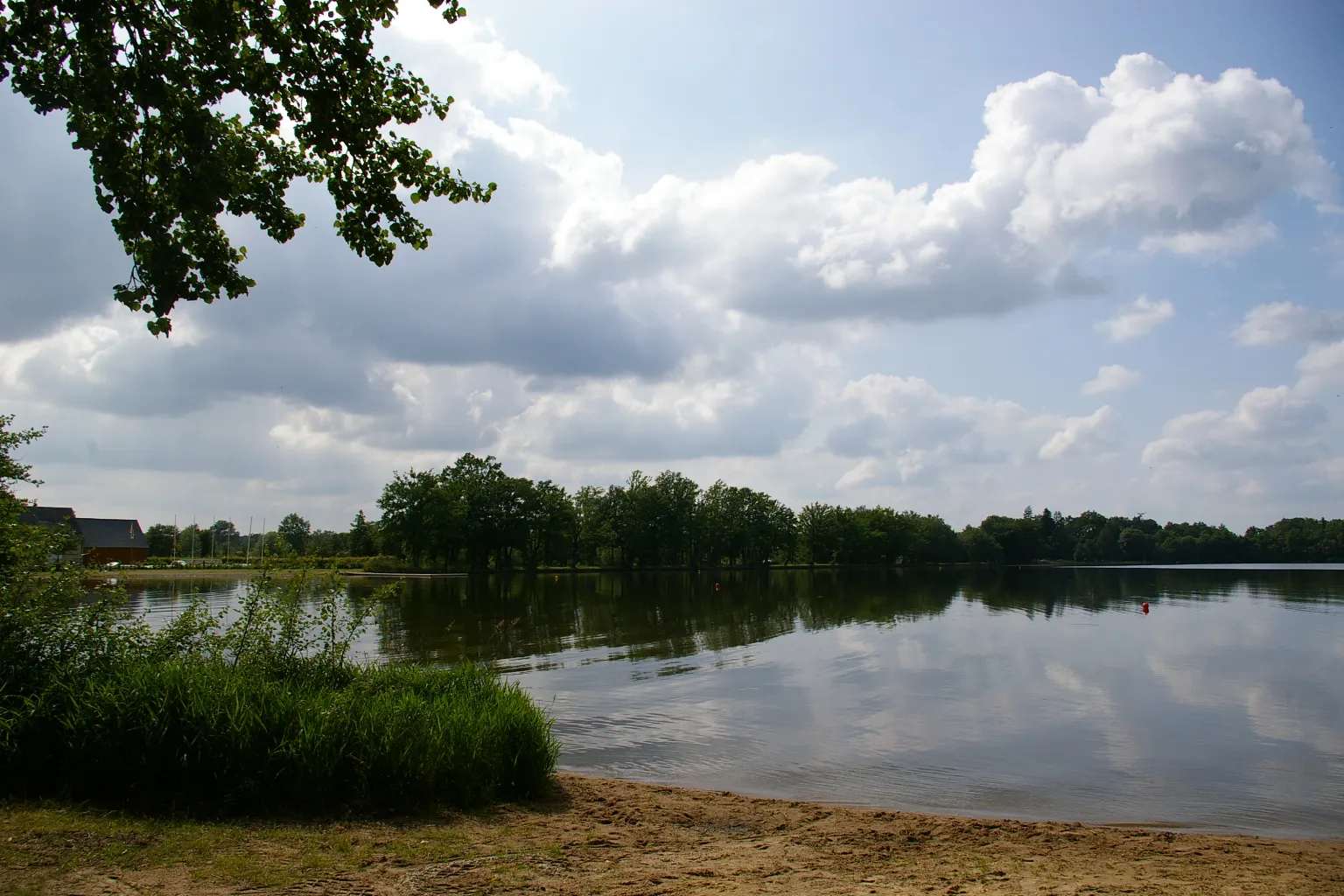 Photo showing: Mézangers, étang du Gué de Selle