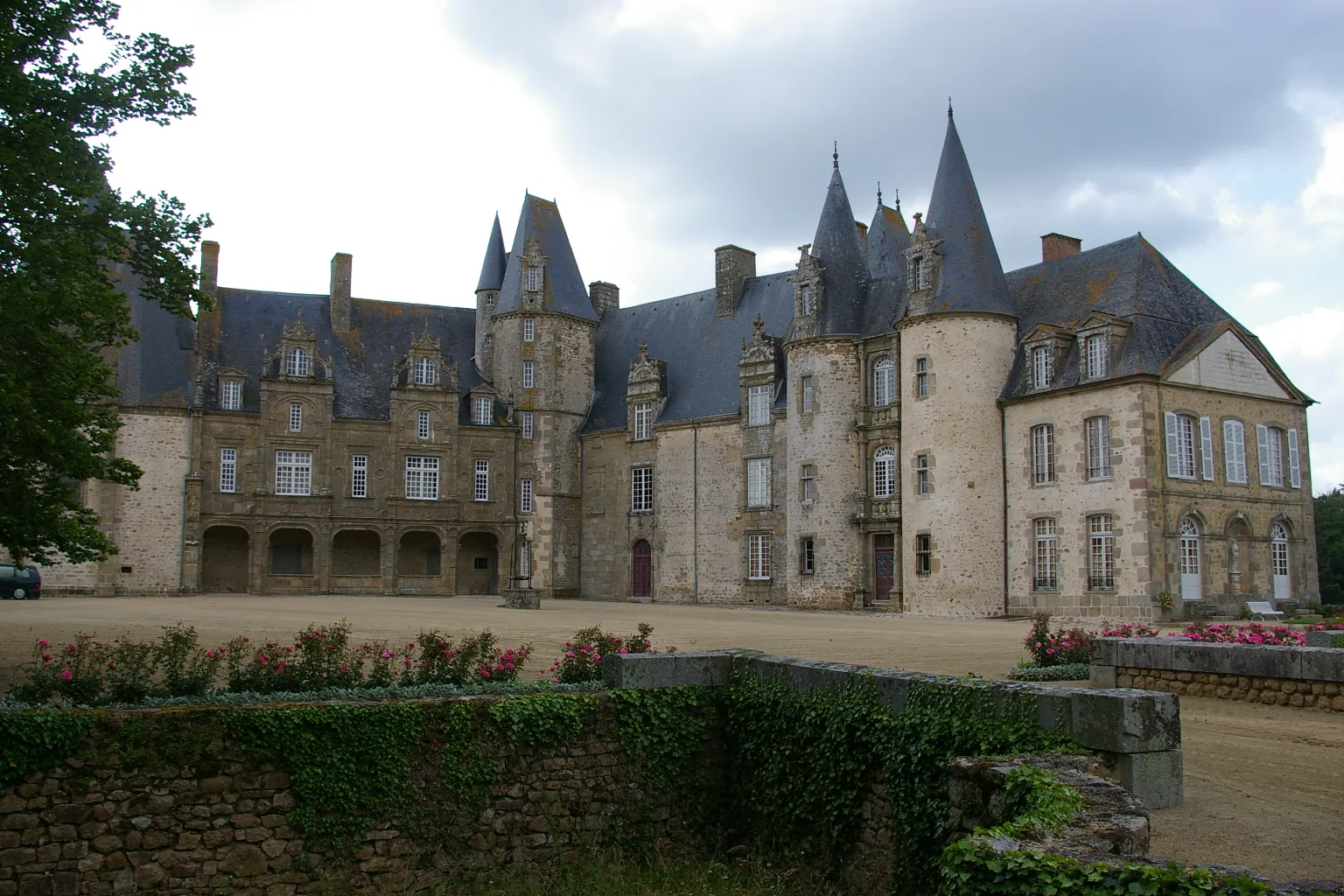 Photo showing: Château du rocher à Mézangers (Mayenne)