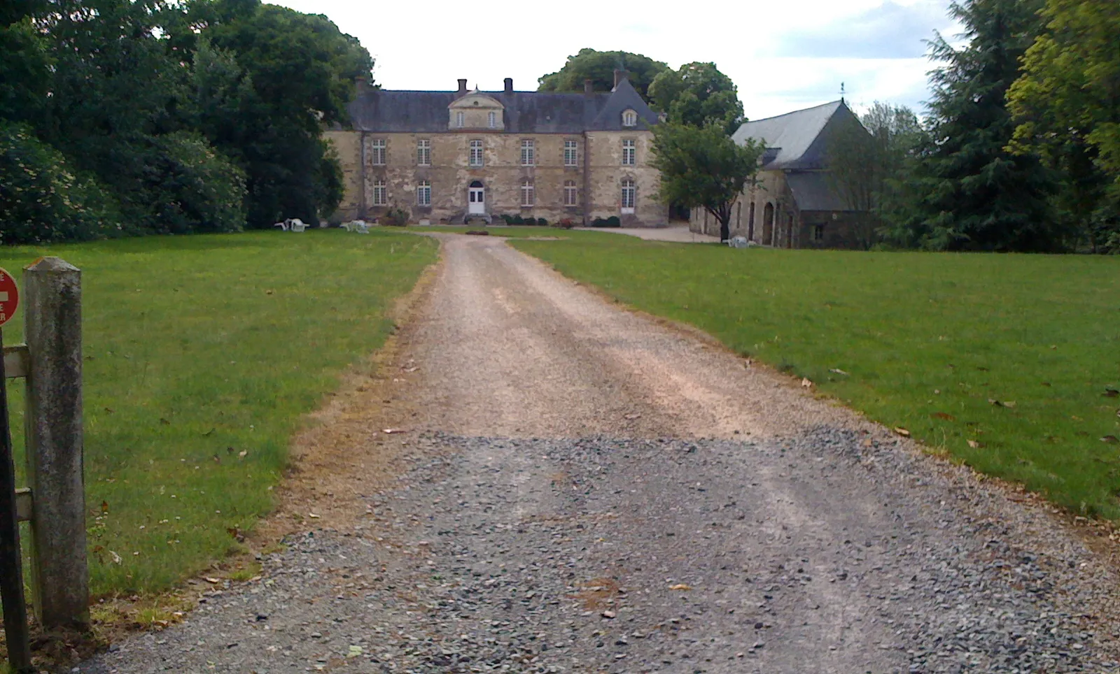 Photo showing: Le Château de Castellan vu de l'entrée principale.