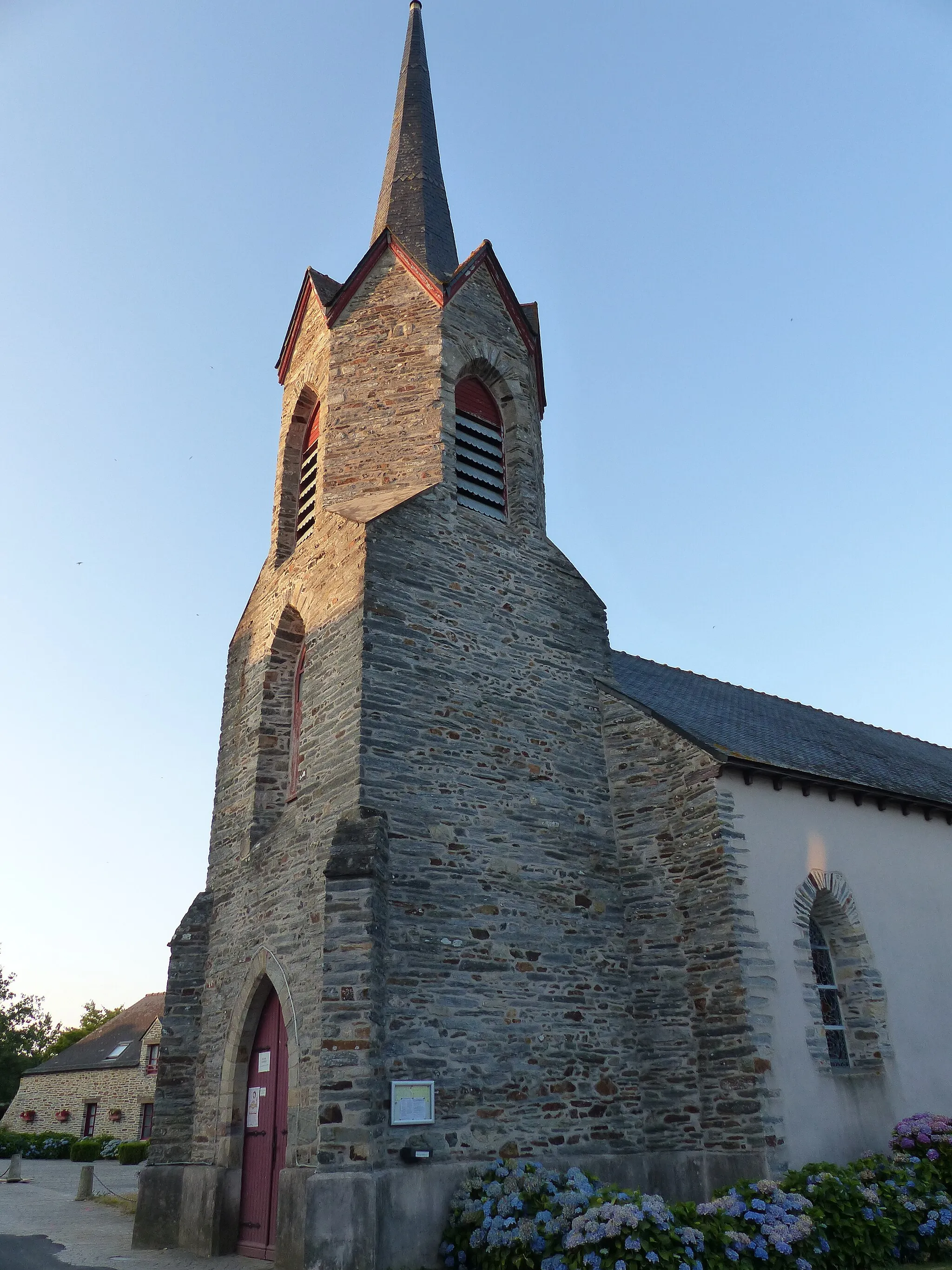 Photo showing: église Saint-Laurent de Saint-Laurent-sur-Oust