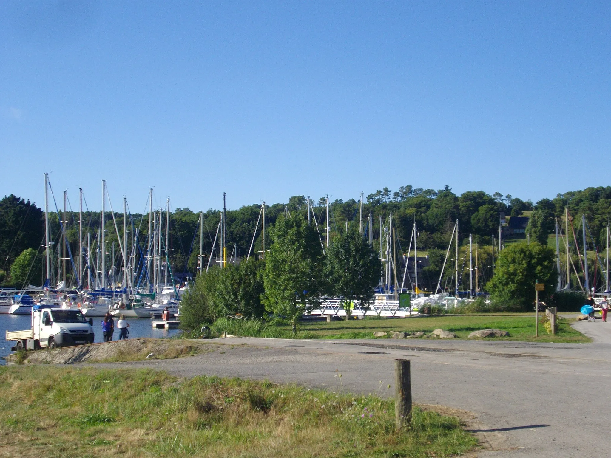 Photo showing: Foleux harbour on Vilaine river, side of Nivillac (Morbihan, France)