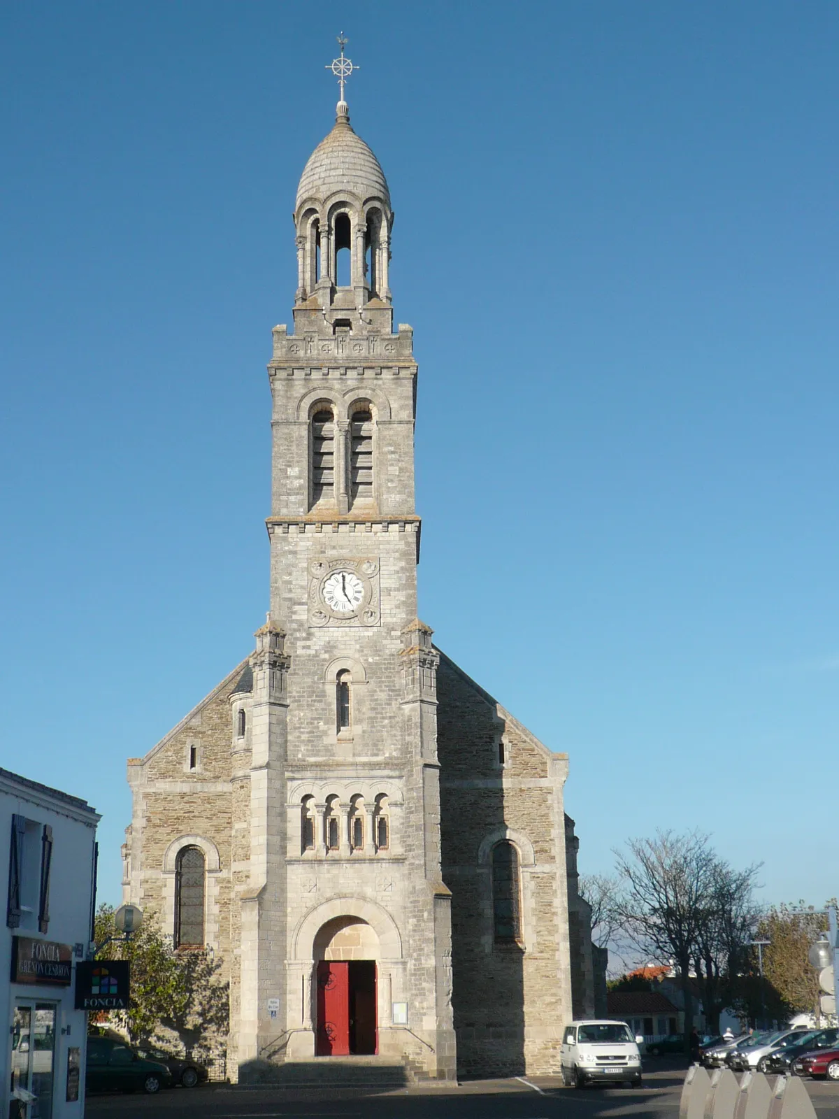 Photo showing: Saint-Gilles-Croix-de-Vie dans le département de la Vendée (France) : Église Sainte-Croix en octobre 2008.