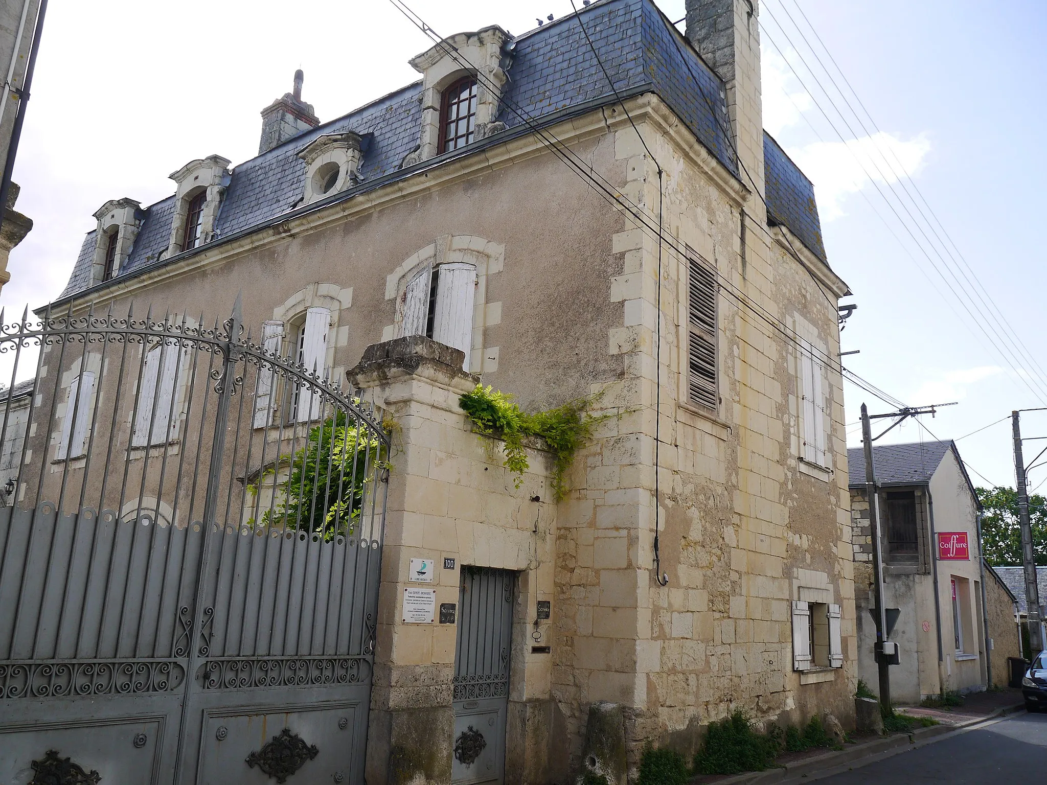 Photo showing: Le logis de Varrains.