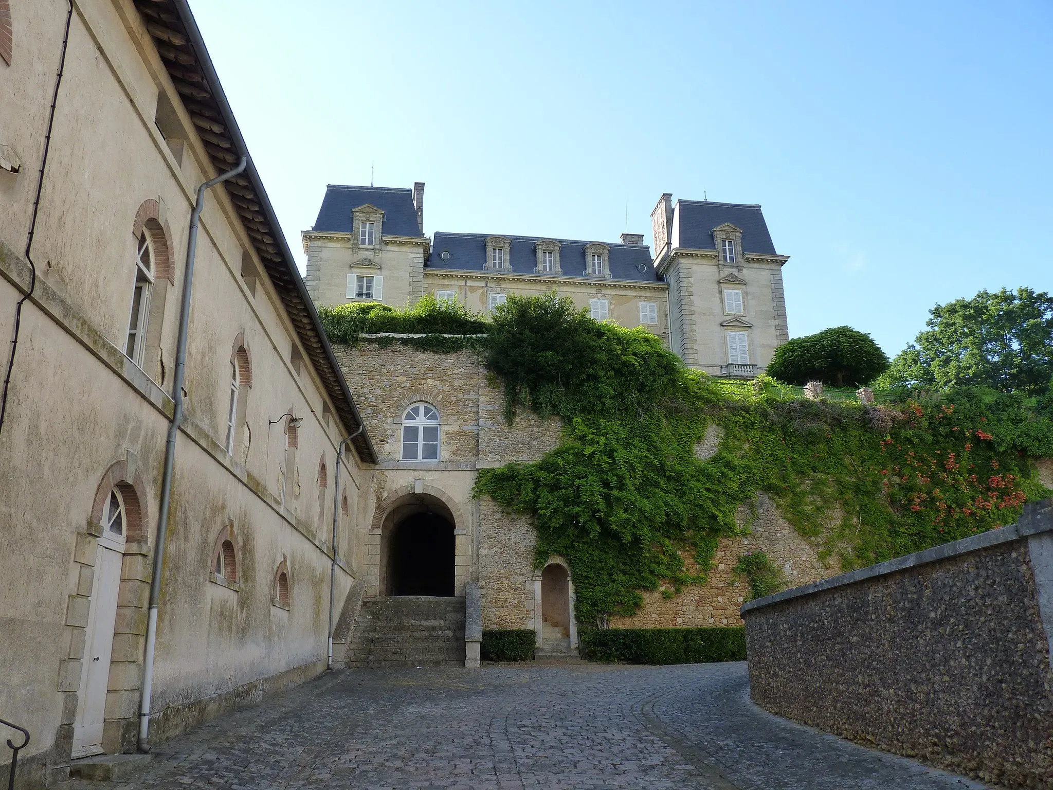 Photo showing: Montfort-le-Gesnois - Château