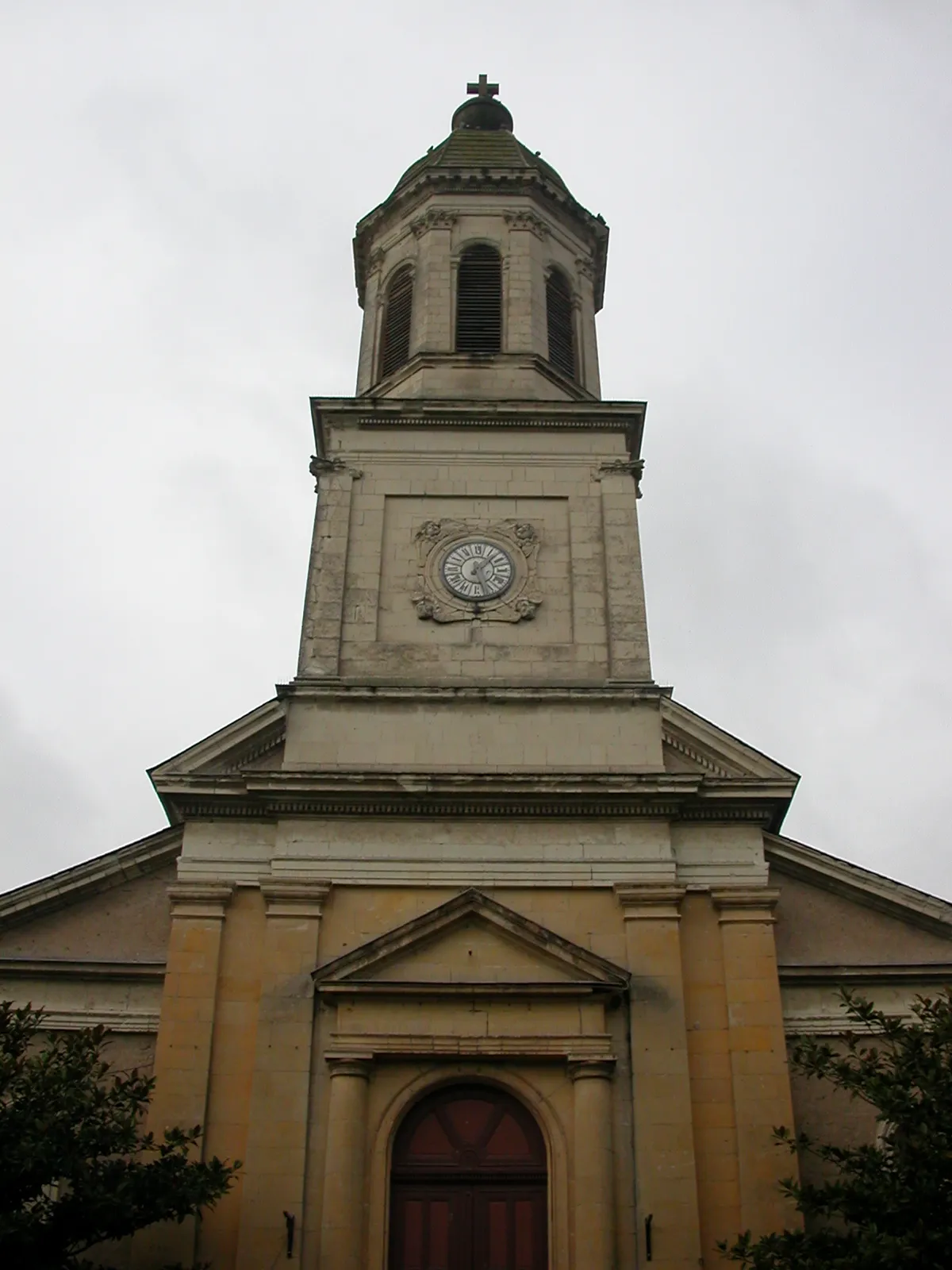 Photo showing: Church of Saint-Germain-des-Prés, Maine-et-Loire
