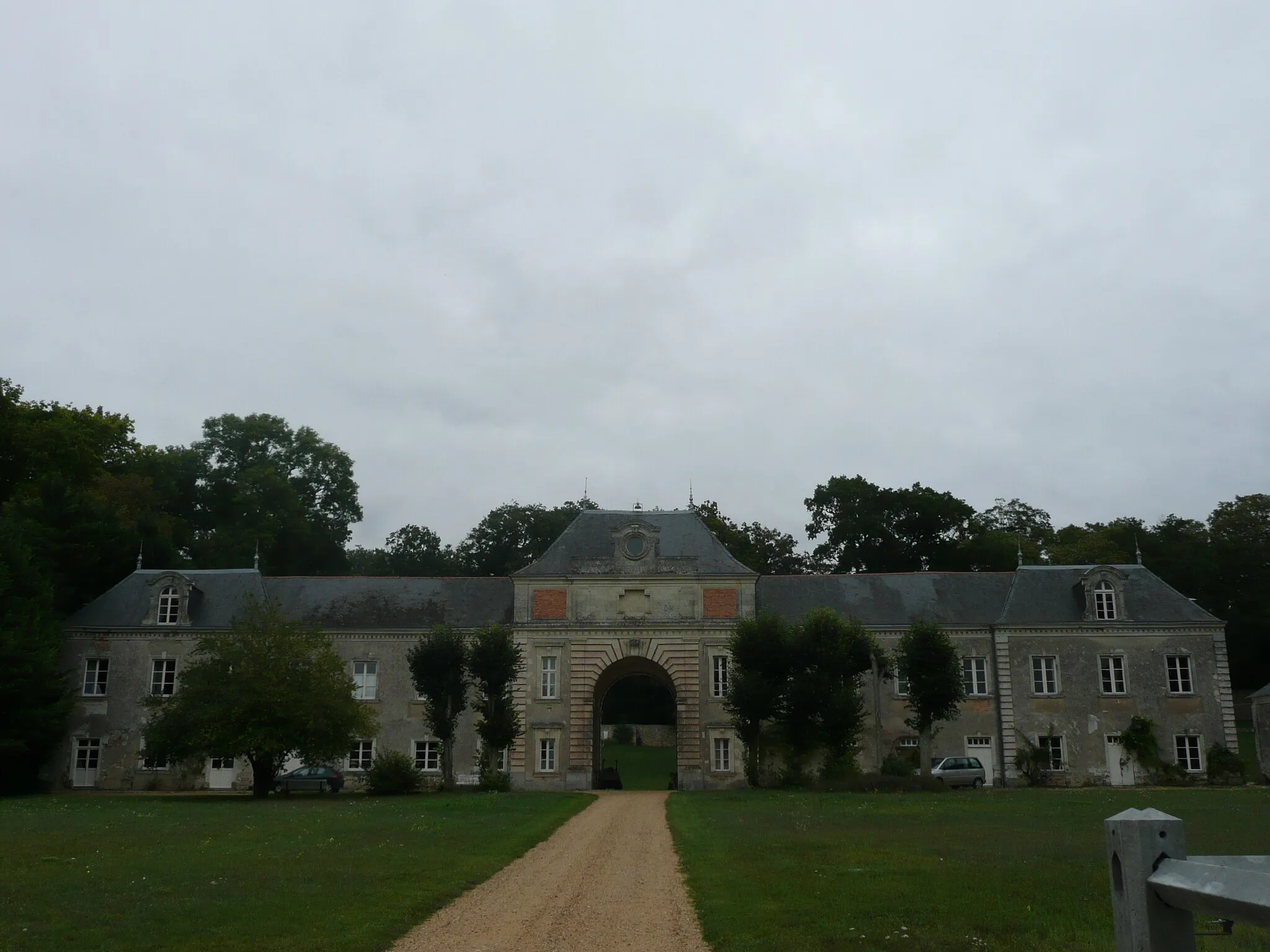 Photo showing: This building is inscrit au titre des monuments historiques de la France. It is indexed in the base Mérimée, a database of architectural heritage maintained by the French Ministry of Culture, under the reference PA49000053 .