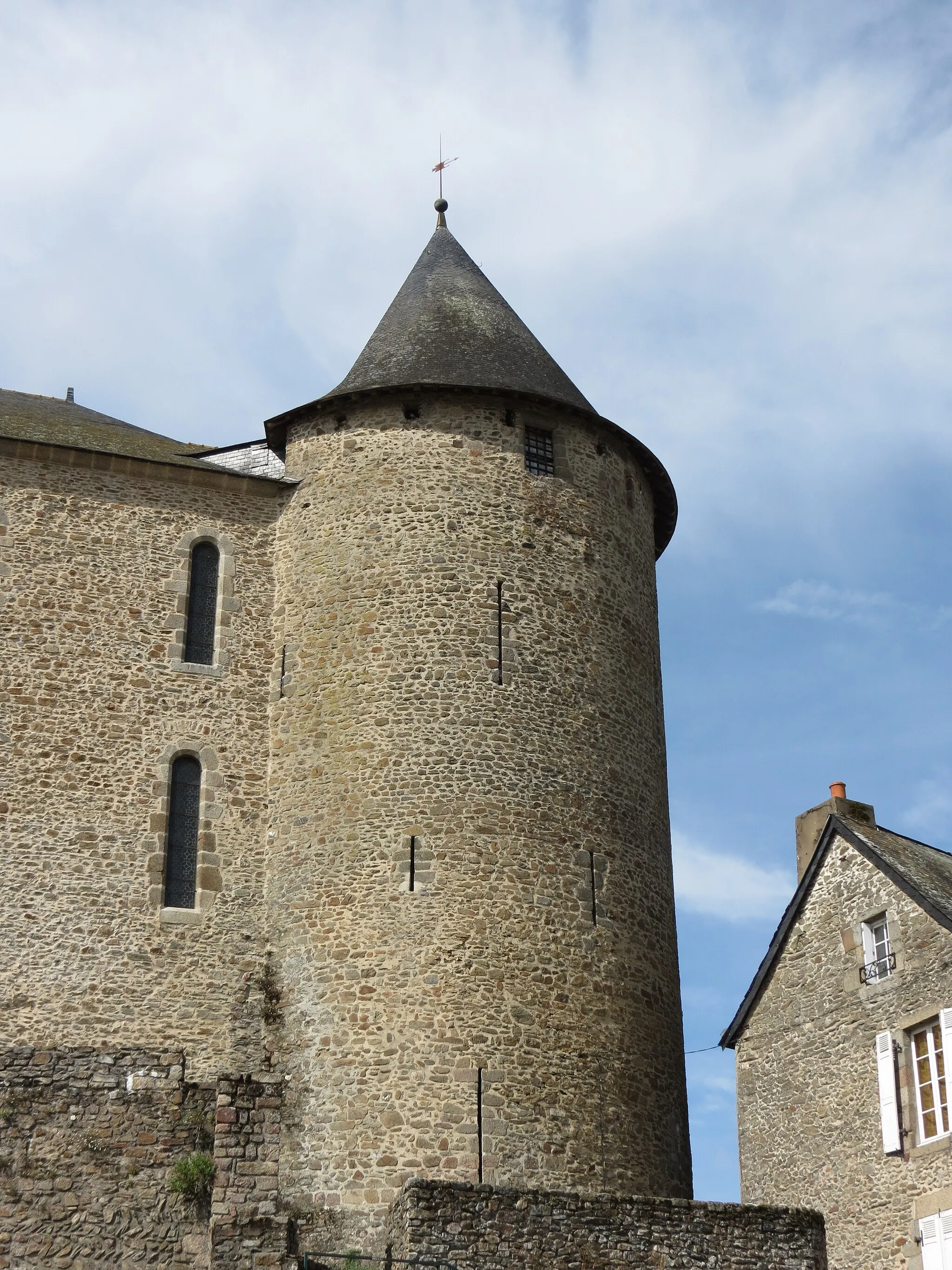 Photo showing: This building is indexed in the base Mérimée, a database of architectural heritage maintained by the French Ministry of Culture, under the reference PA00109558 .