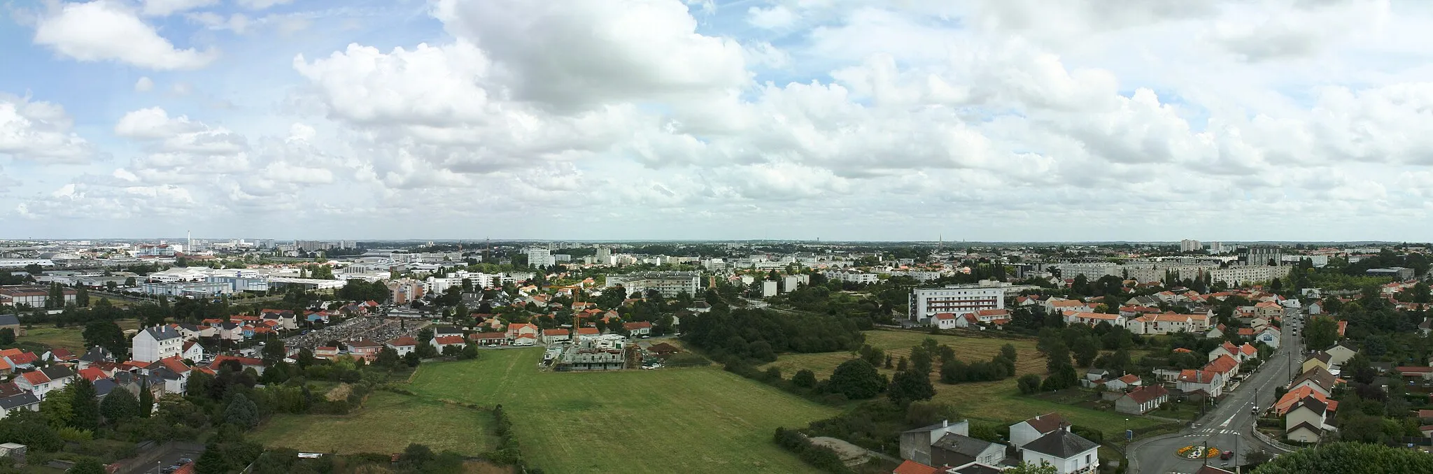 Photo showing: Vue panoramique de la ville de Rezé (Loire-Atlantique) prise au 6e étage de la maison radieuse (Architecte : Le Corbusier)