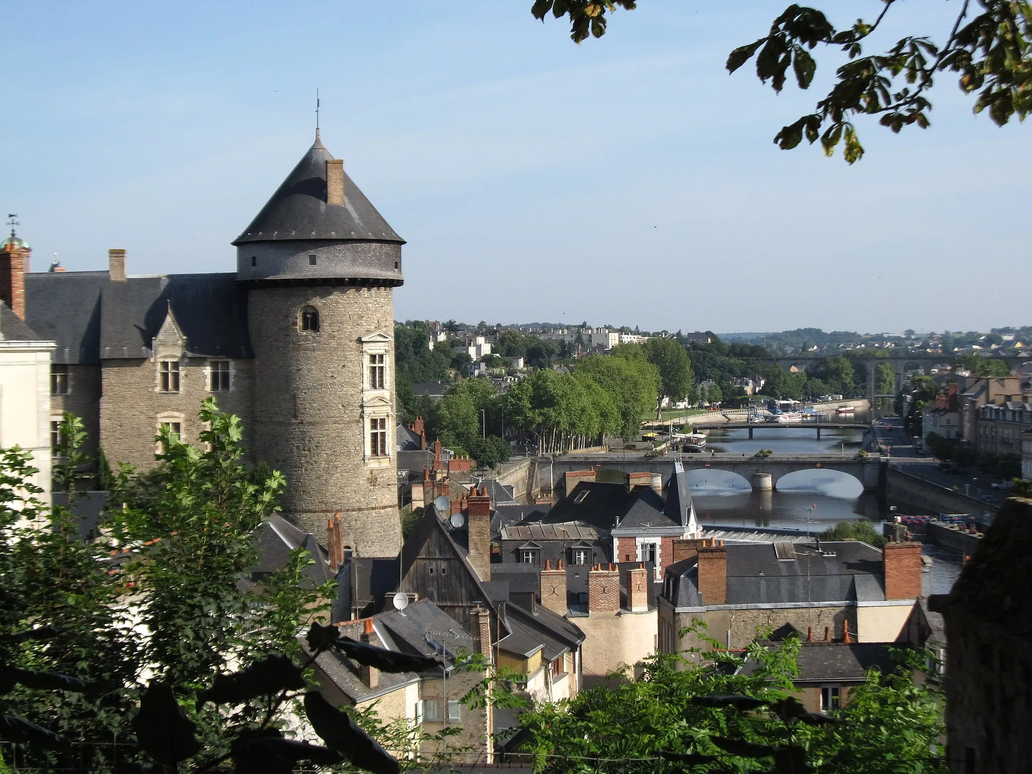Photo showing: Chateau Vieux, Laval, Mayenne, France