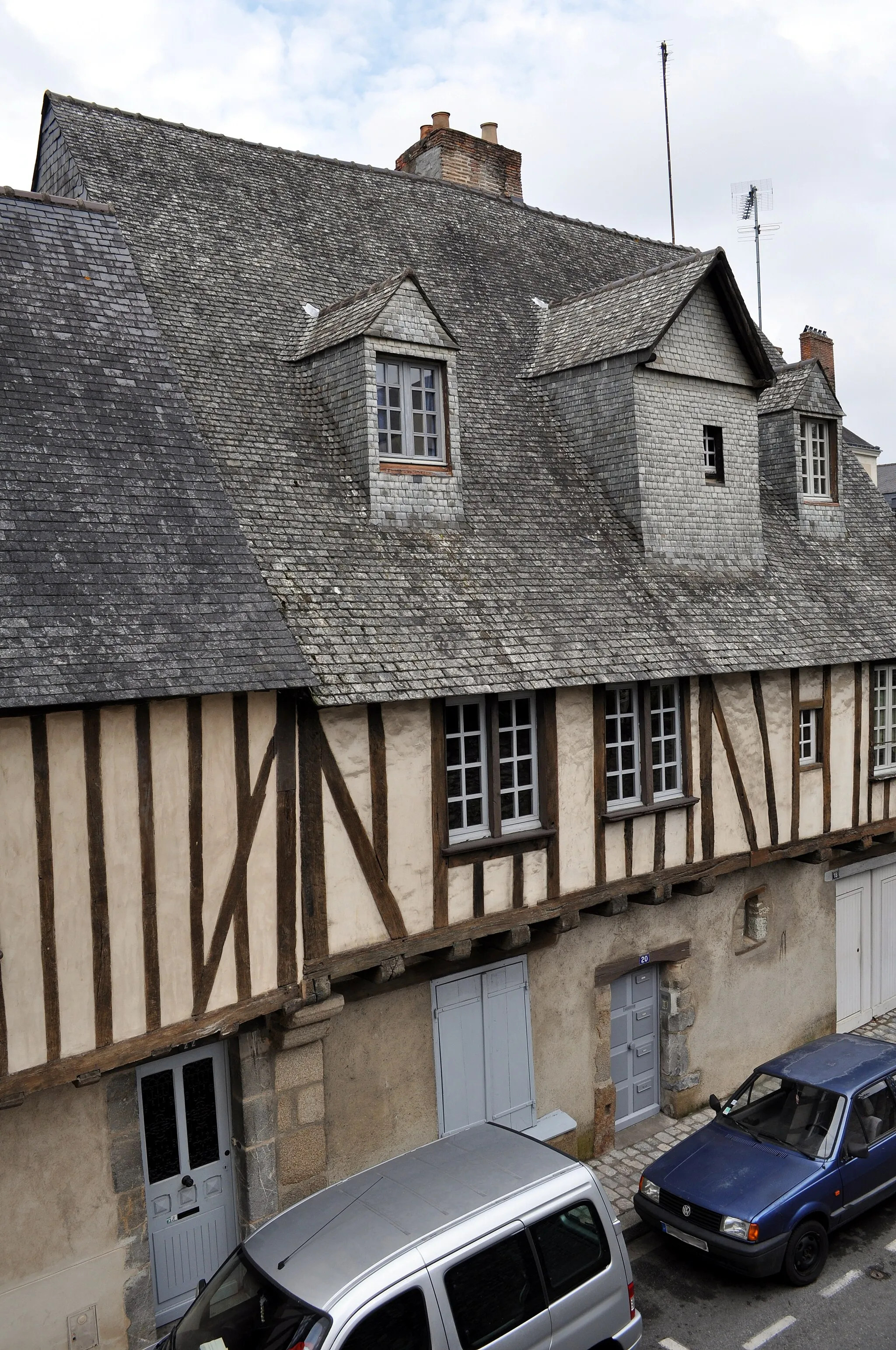 Photo showing: This building is inscrit au titre des monuments historiques de la France. It is indexed in the base Mérimée, a database of architectural heritage maintained by the French Ministry of Culture, under the reference PA00109546 .