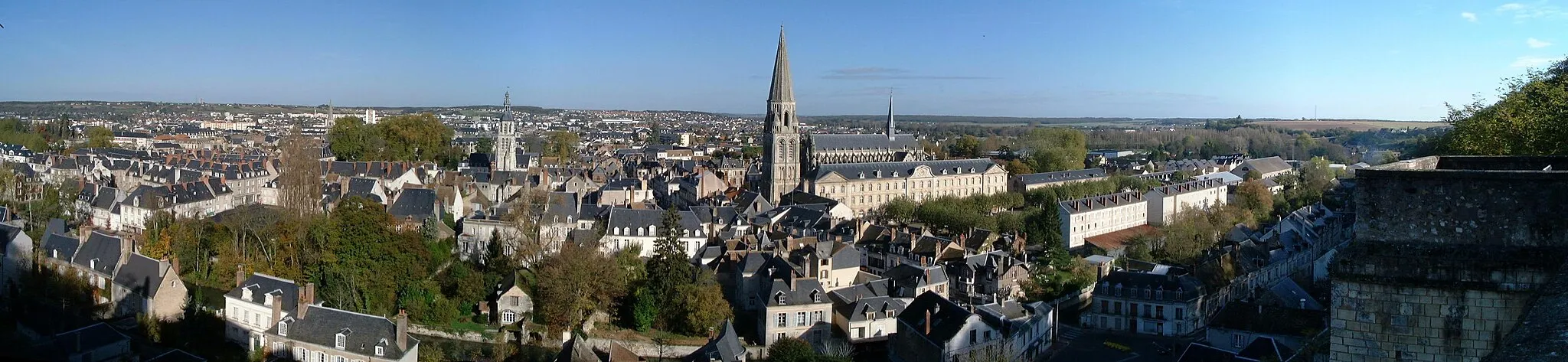 Photo showing: Vue panoramique de la ville de Vendôme (41-France) depuis le Château.
Catégorie:Commune de Loir-et-Cher