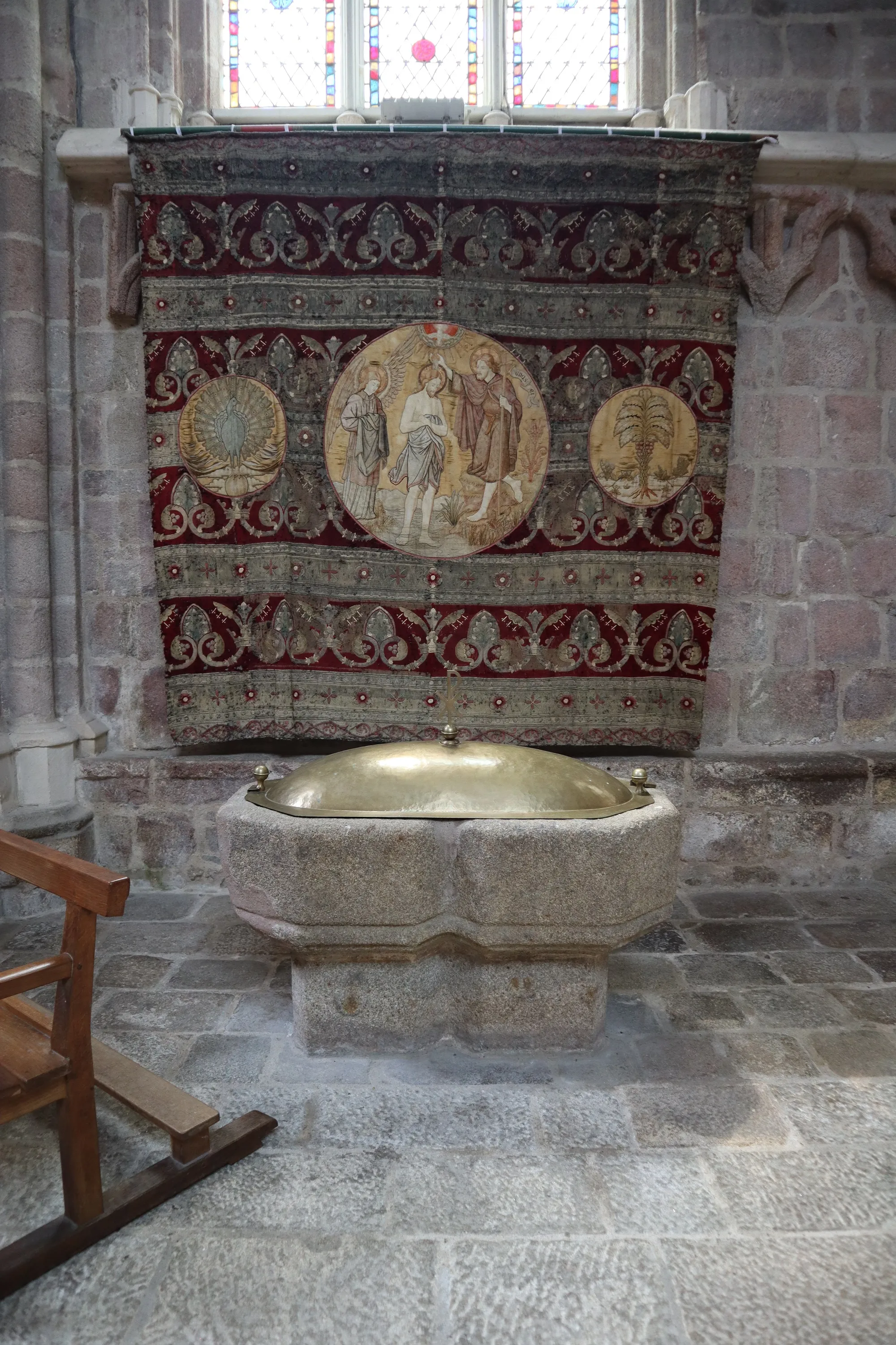 Photo showing: Tapisserie du baptême du Christ en la basilique Notre-Dame de l'Épine à Évron (53).