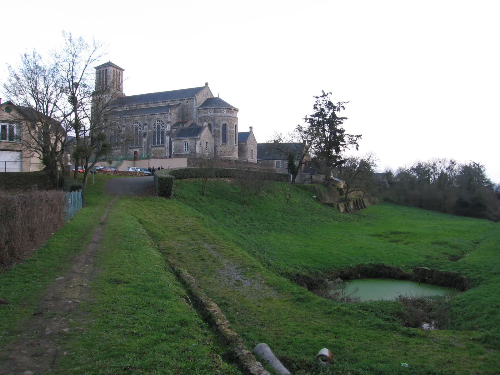 Photo showing: Church of Notre-Dame des Aulnes, city of La Chapelle-Launay, Loire-Atlantique, France