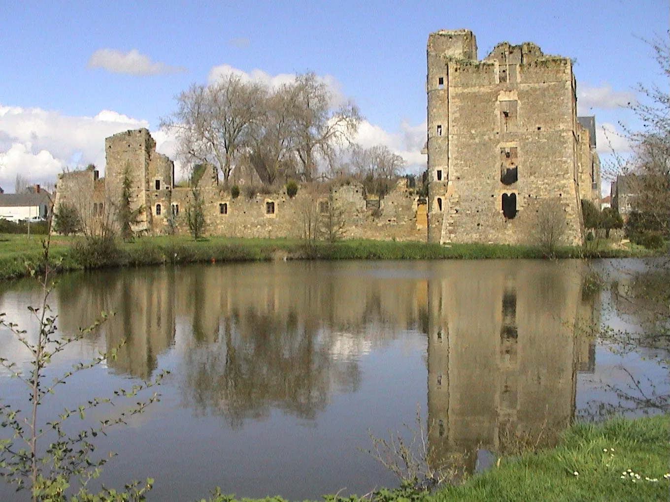 Photo showing: Valanjou : château de Gonnord façade sud-ouest.