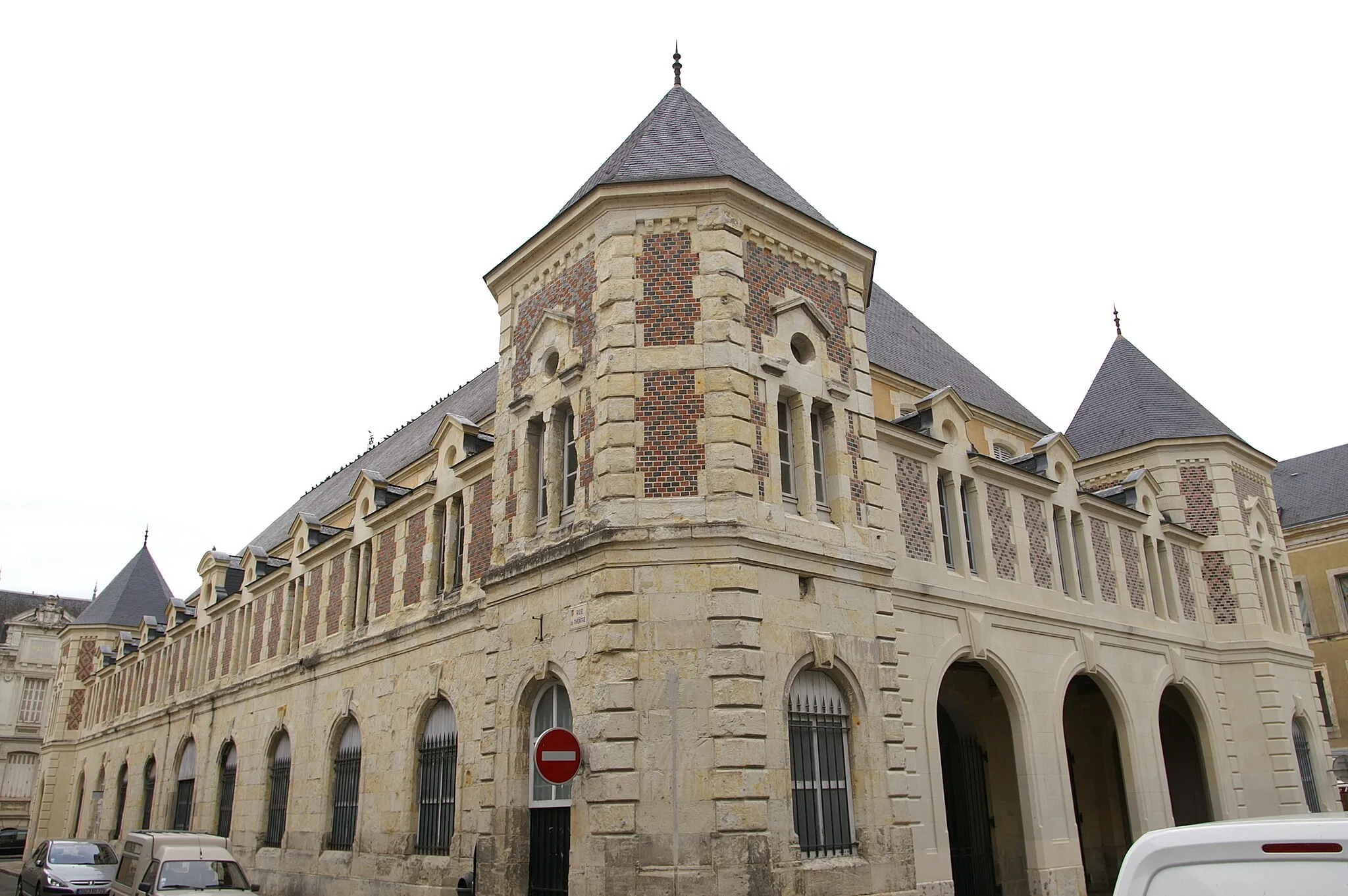 Photo showing: Halle aux grains de Saint-Calais.