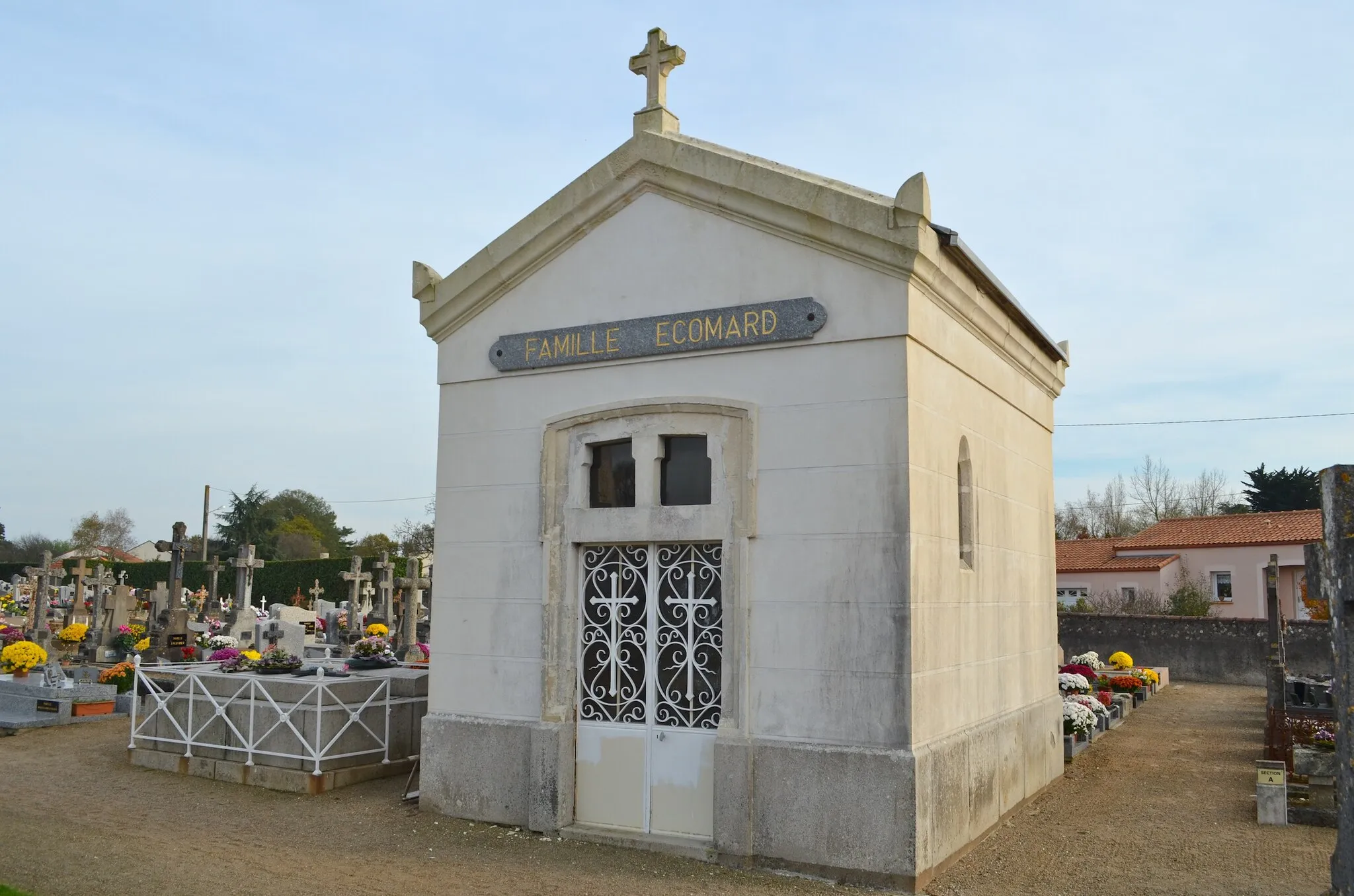 Photo showing: Chapelle funéraire Notre Dame des Ecomard - Sainte-Pazanne (Loire-Atlantique)