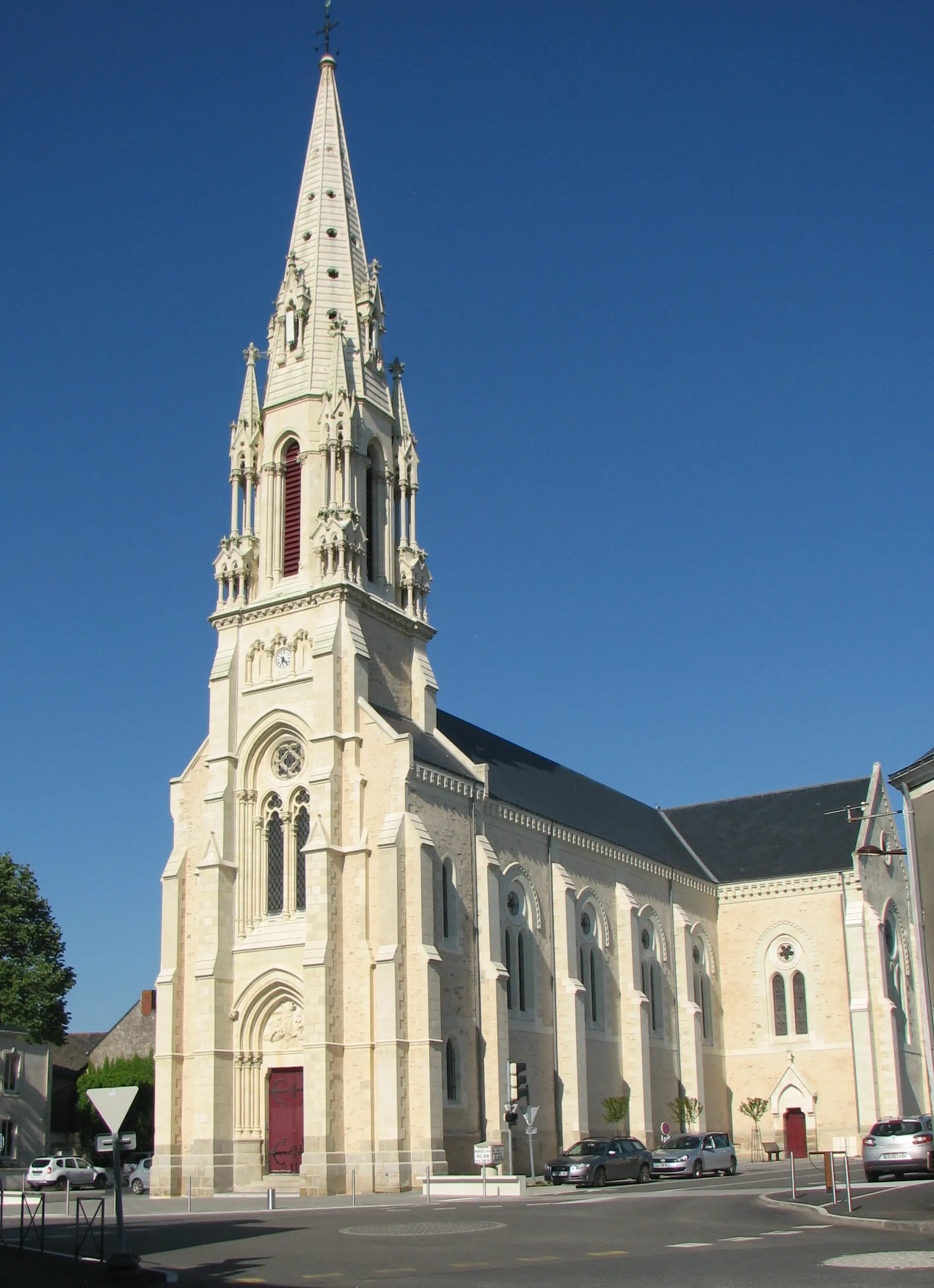 Photo showing: Eglise de Grandchamps des Fontaines (Loire-Atlantique) après ravalement.