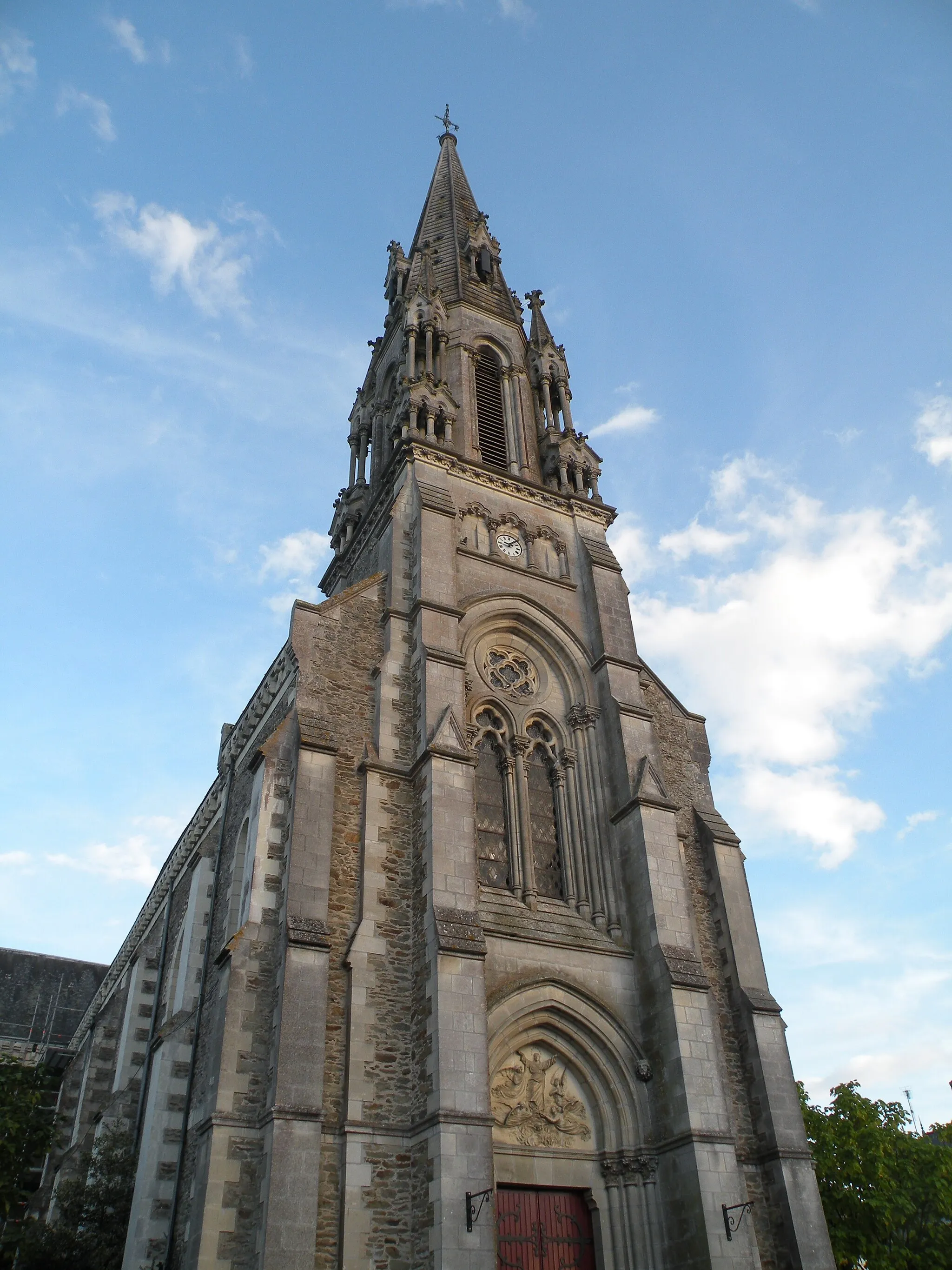 Photo showing: Belltower of the church of Grandchamp-des-Fontaines.