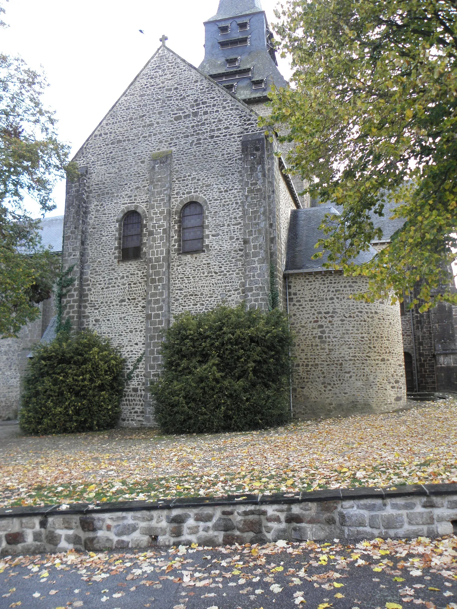 Photo showing: Transept sud de l'église Notre-Dame d'Ambrières-les-Vallées (53).