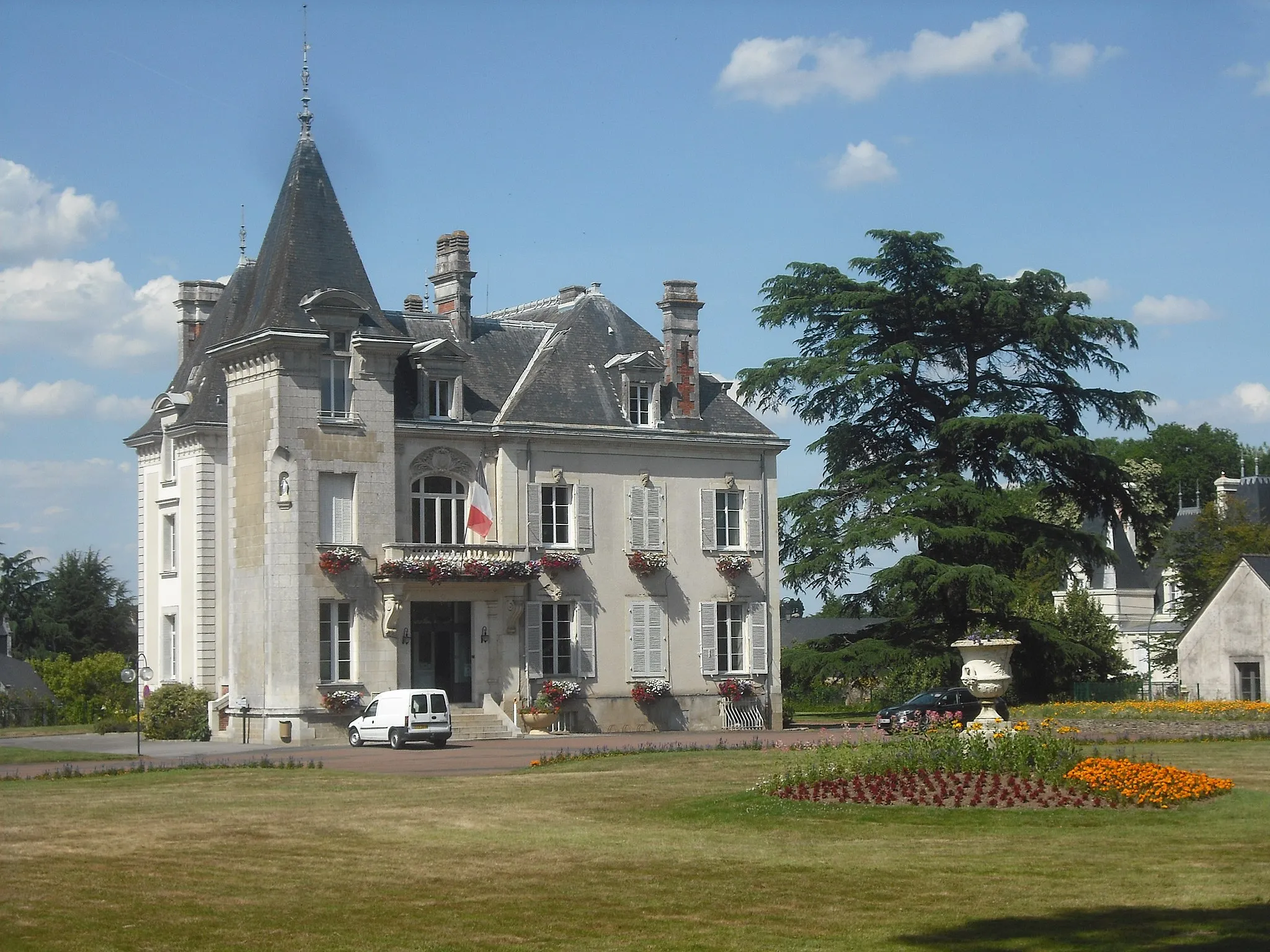 Photo showing: Hôtel de ville de Candé, Maine-et-Loire, France.