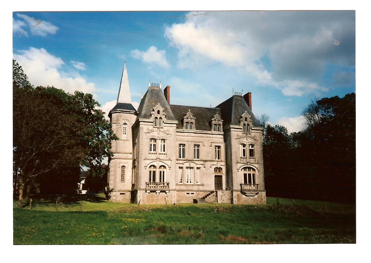 Photo showing: Facade avant Château du Grand Coudray, Villaines-la-Juhel en Mayenne (53700)