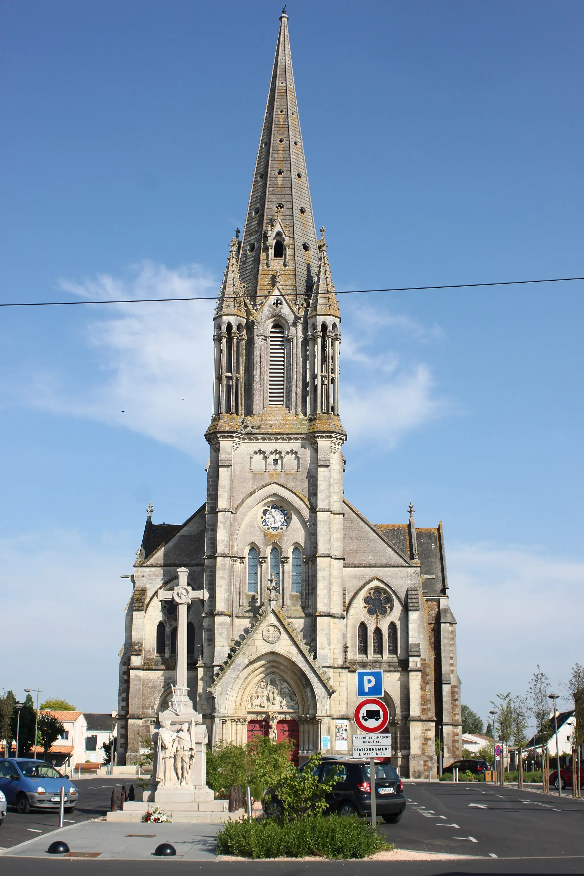 Photo showing: Église Saint-Philbert (1869-1889), Fr-44-Saint-Philbert-de-Grand-lieu