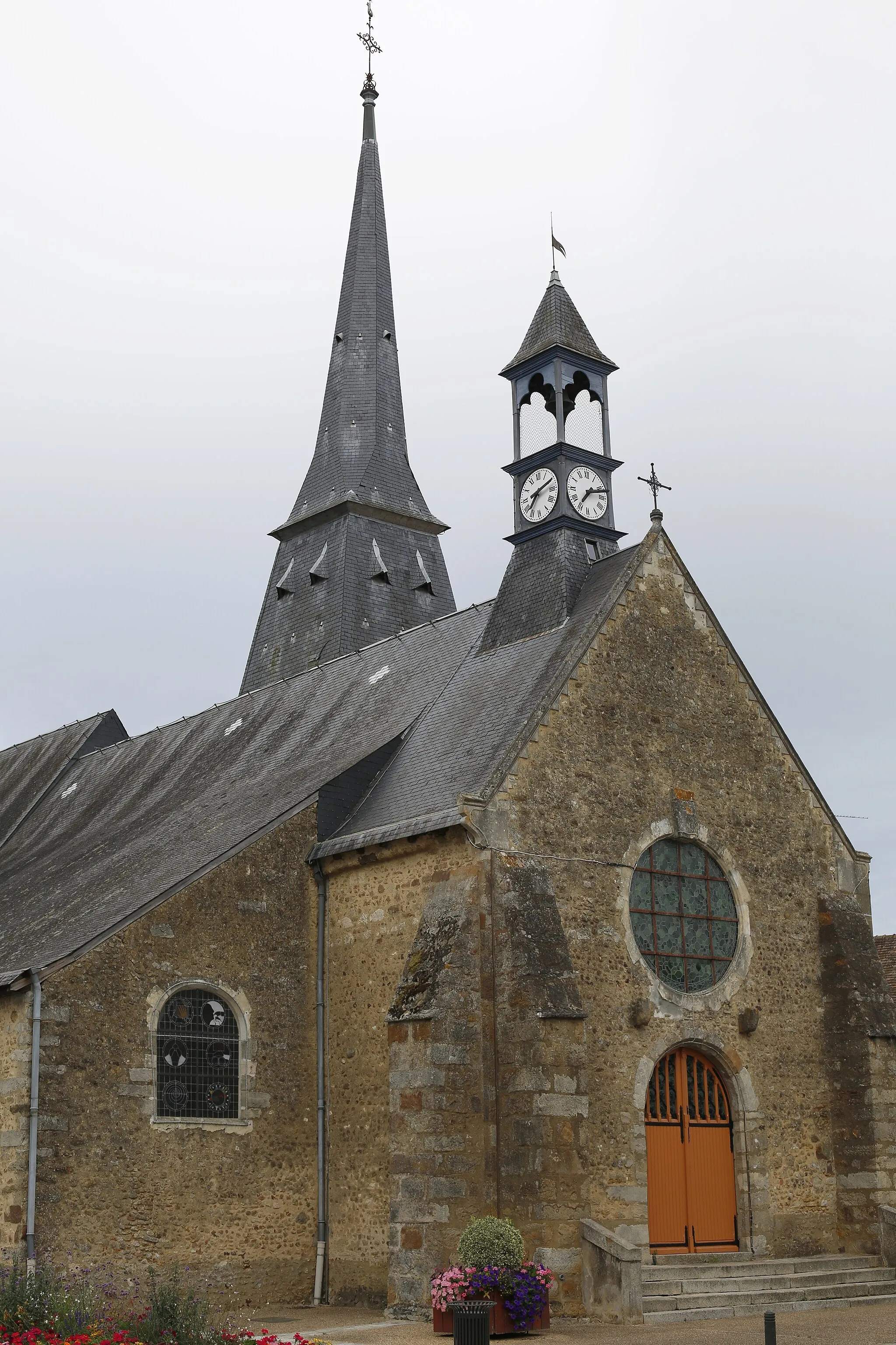 Photo showing: Église Saint-Germain de Savigné-l'Évêque.