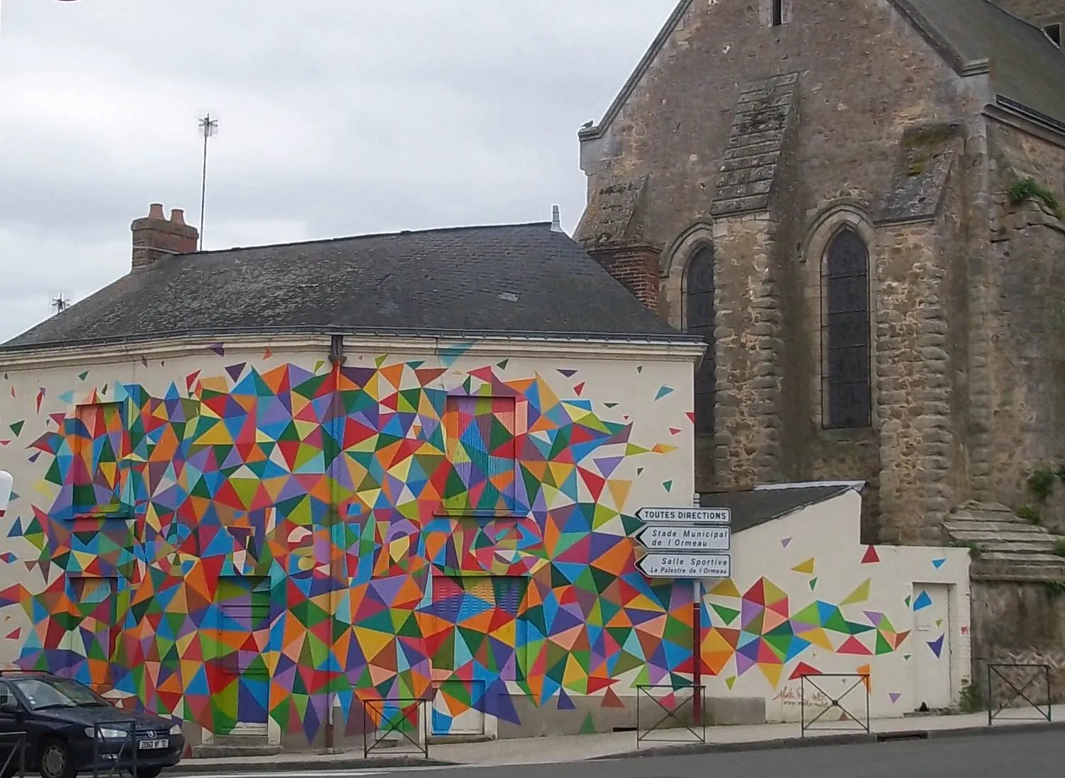 Photo showing: fresque dans le centre bourg