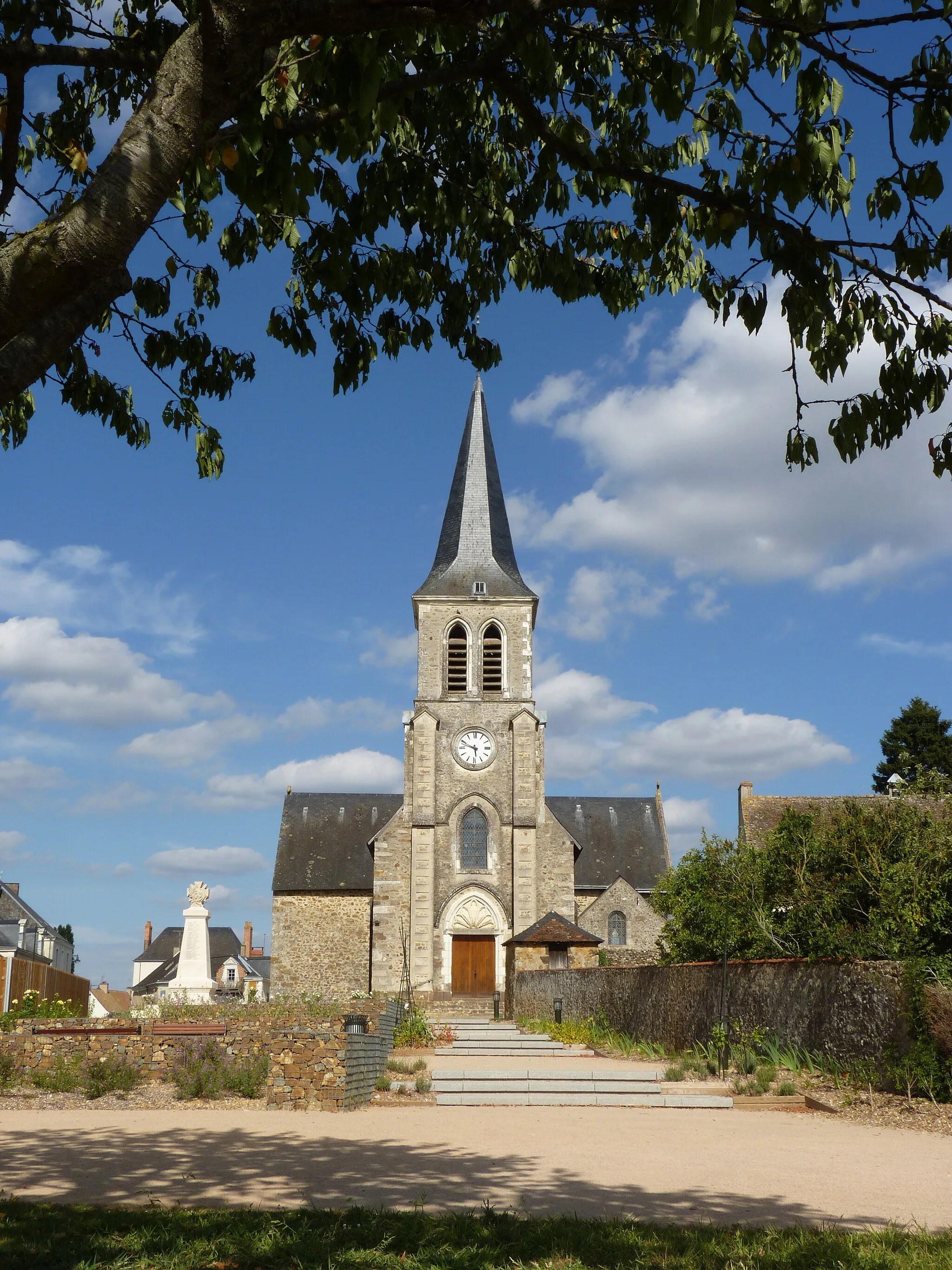 Photo showing: Sarthe - Neuville-sur-Sarthe - Eglise Notre Dame