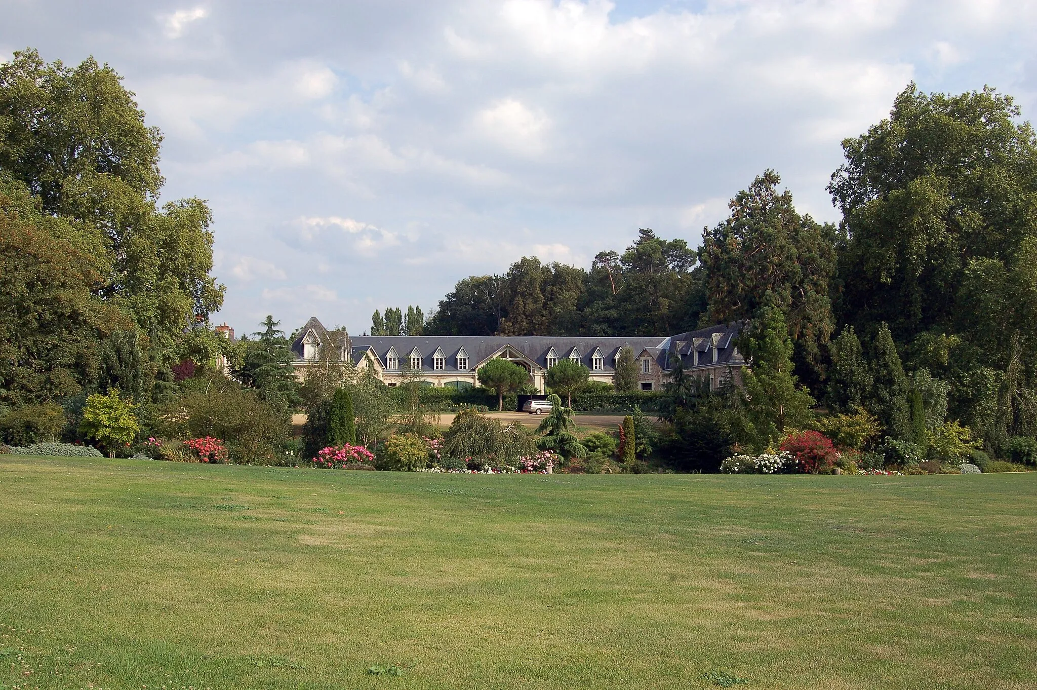 Photo showing: Gestüt am Rande des Schlossparks von Brissac