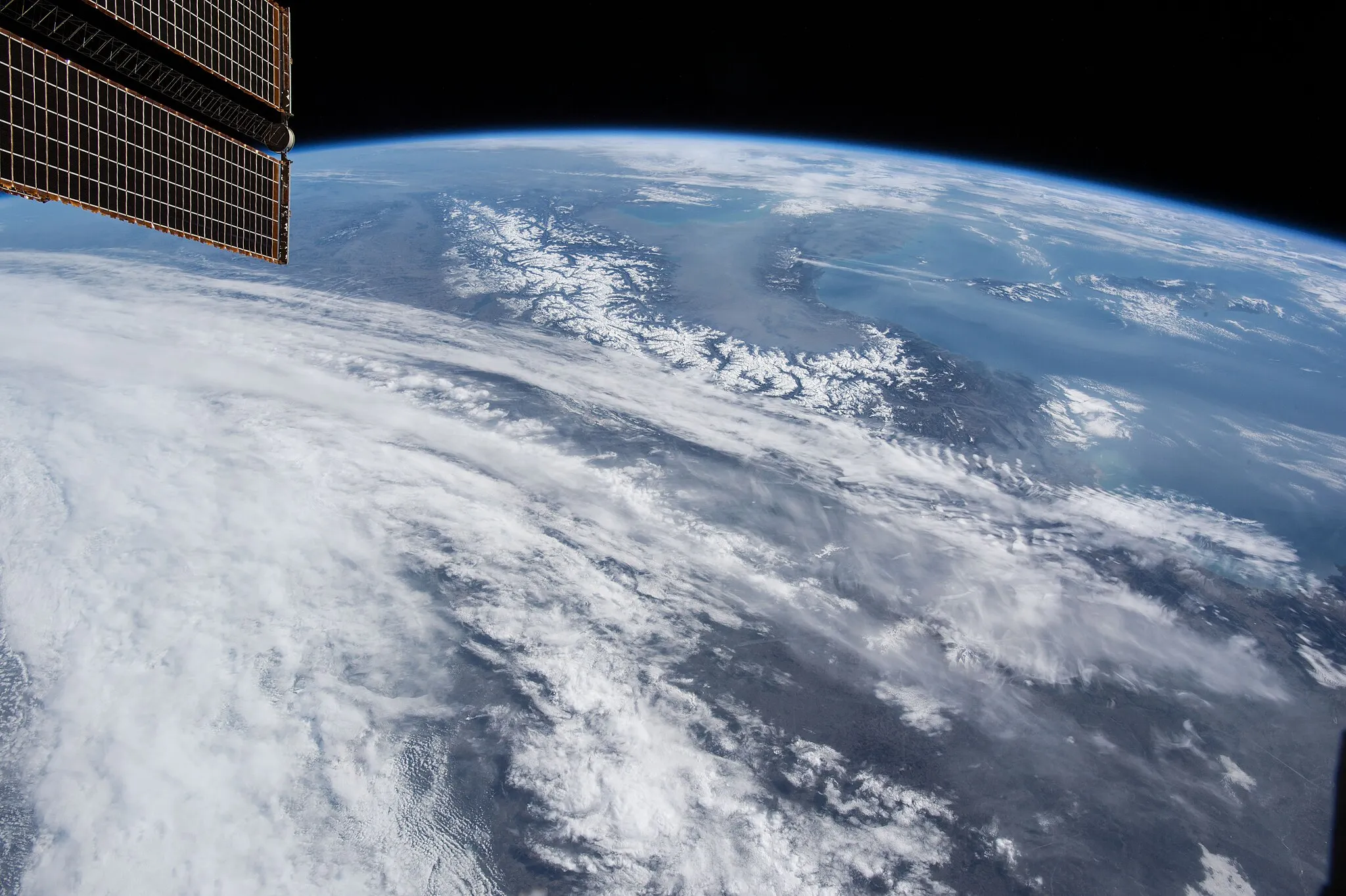 Photo showing: View of Earth taken during ISS Expedition 42.