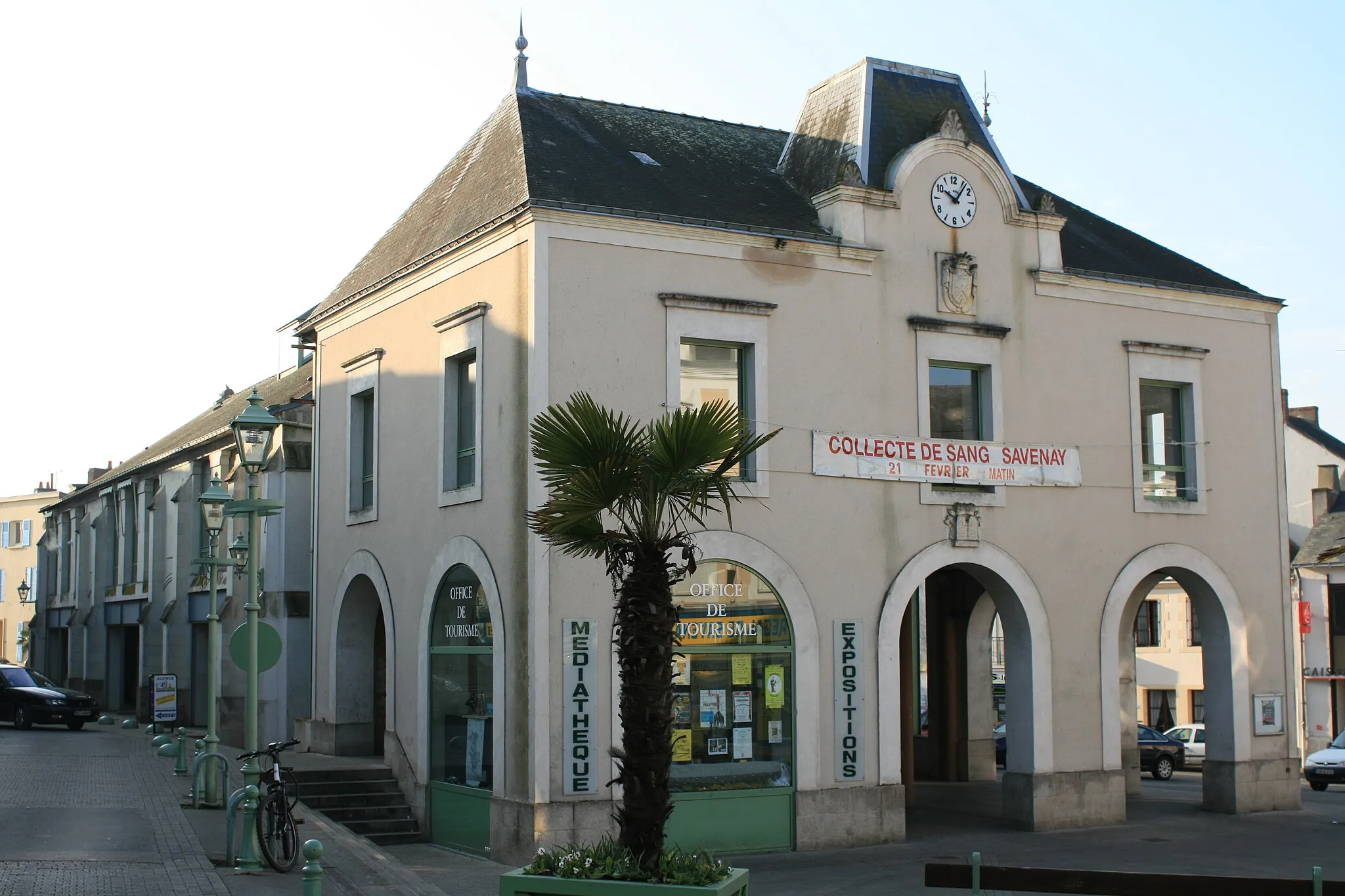 Photo showing: Market hall, today library and tourists office in Savenay, Loire-Atlantique, France