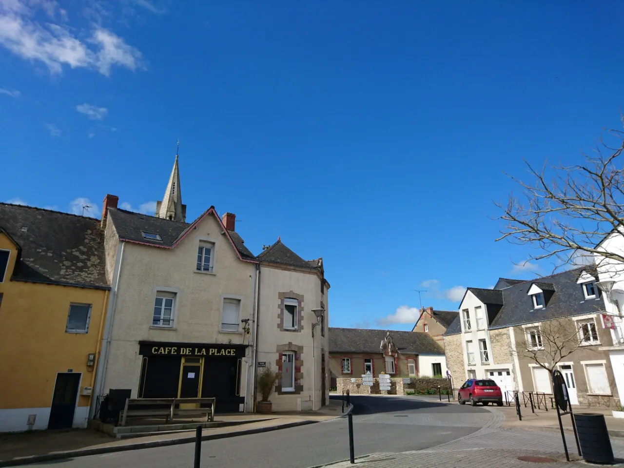 Photo showing: Place de Férel