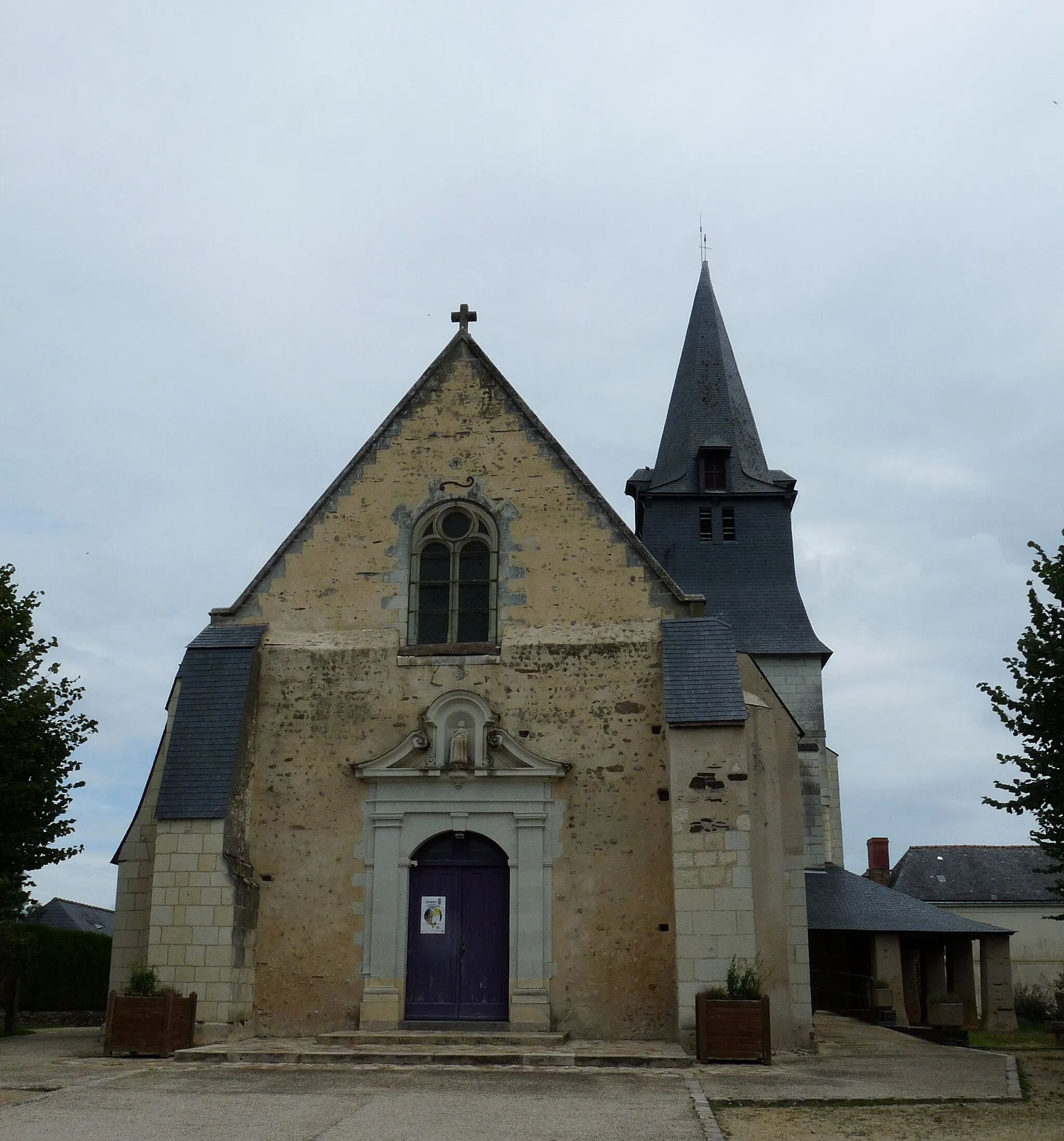 Photo showing: Extérieur de l'église Saint-Symphorien à Andard (49).