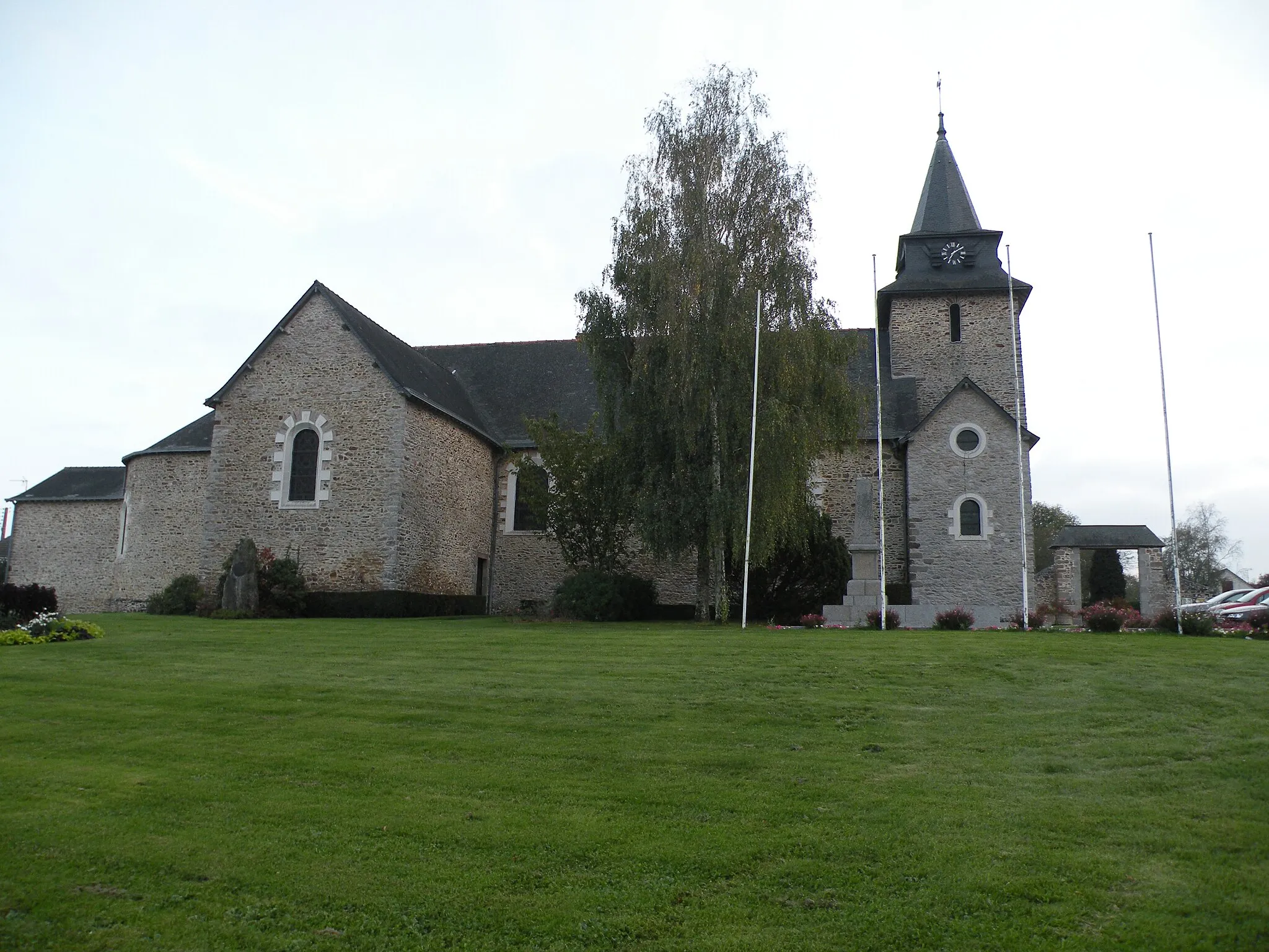 Photo showing: Church of Saint-Berthevin.