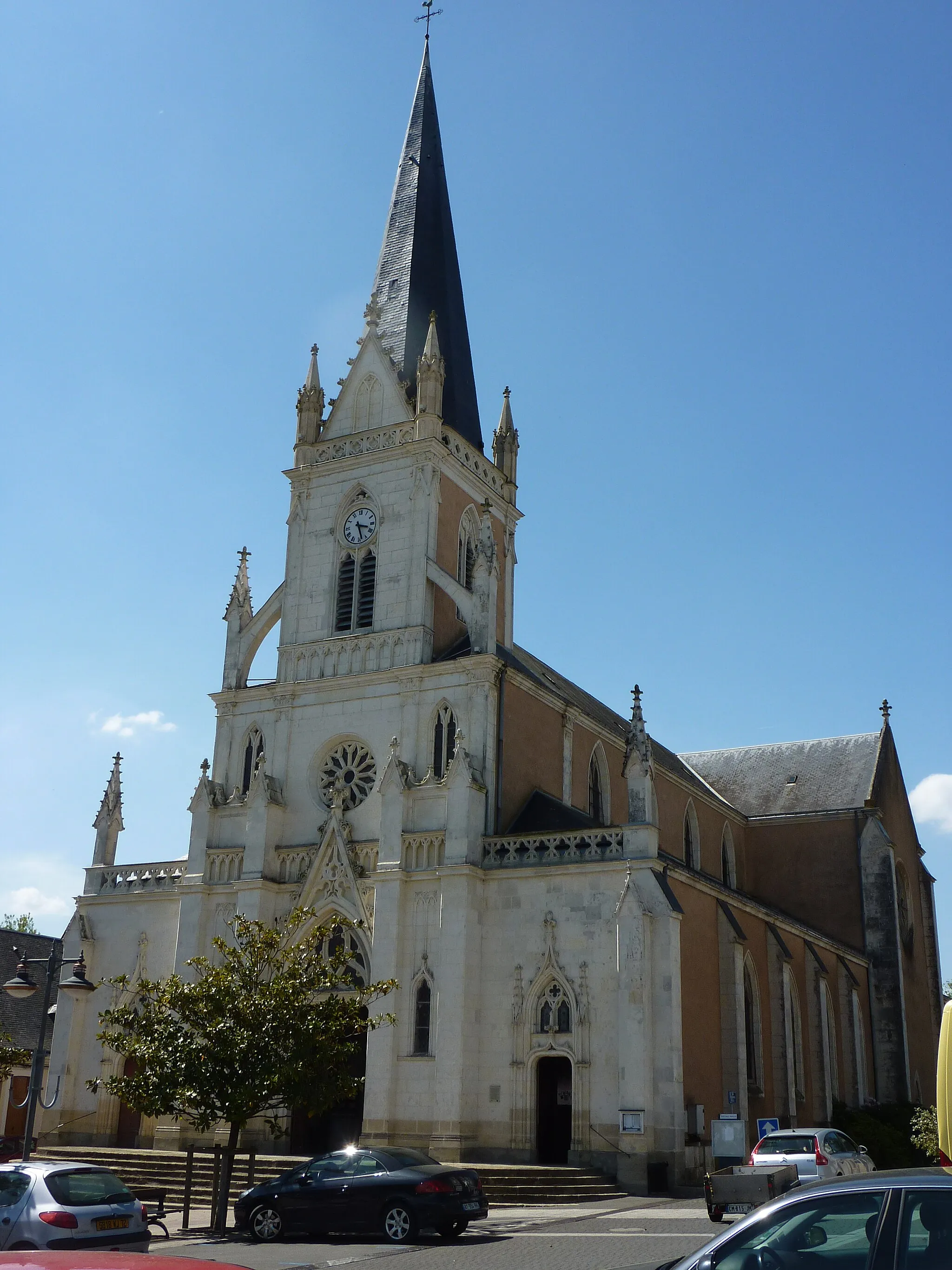 Photo showing: Eglise St Martin à Écommoy dans la Sarthe.