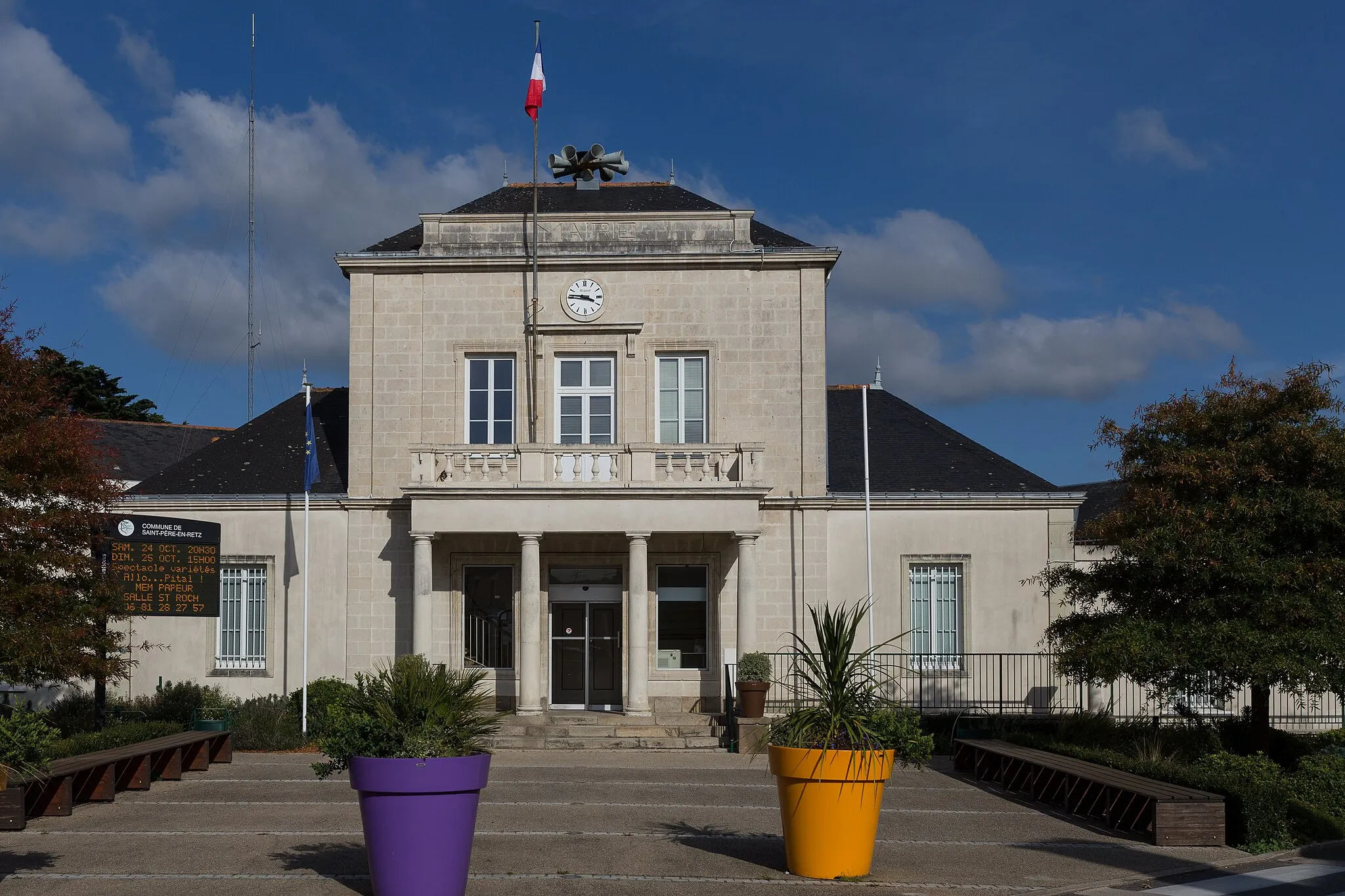 Photo showing: Mairie de Saint-Père-en-Retz.