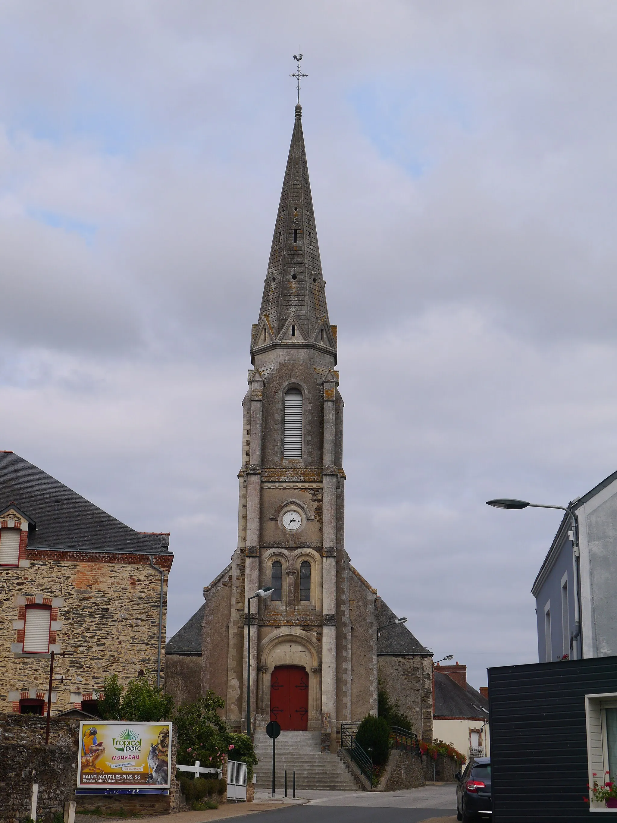 Photo showing: L'église Saint-Pierre-et-Saint-Paul de Beslé.