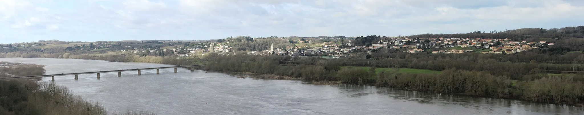 Photo showing: Pont de Champtoceaux et Oudon vus du belvédère du Champalud