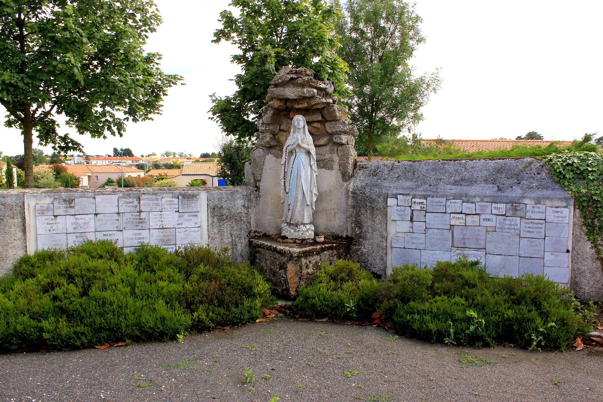 Photo showing: Grotte de Lourdes, Fr-44-Aigrefeuille-sur-Maine.