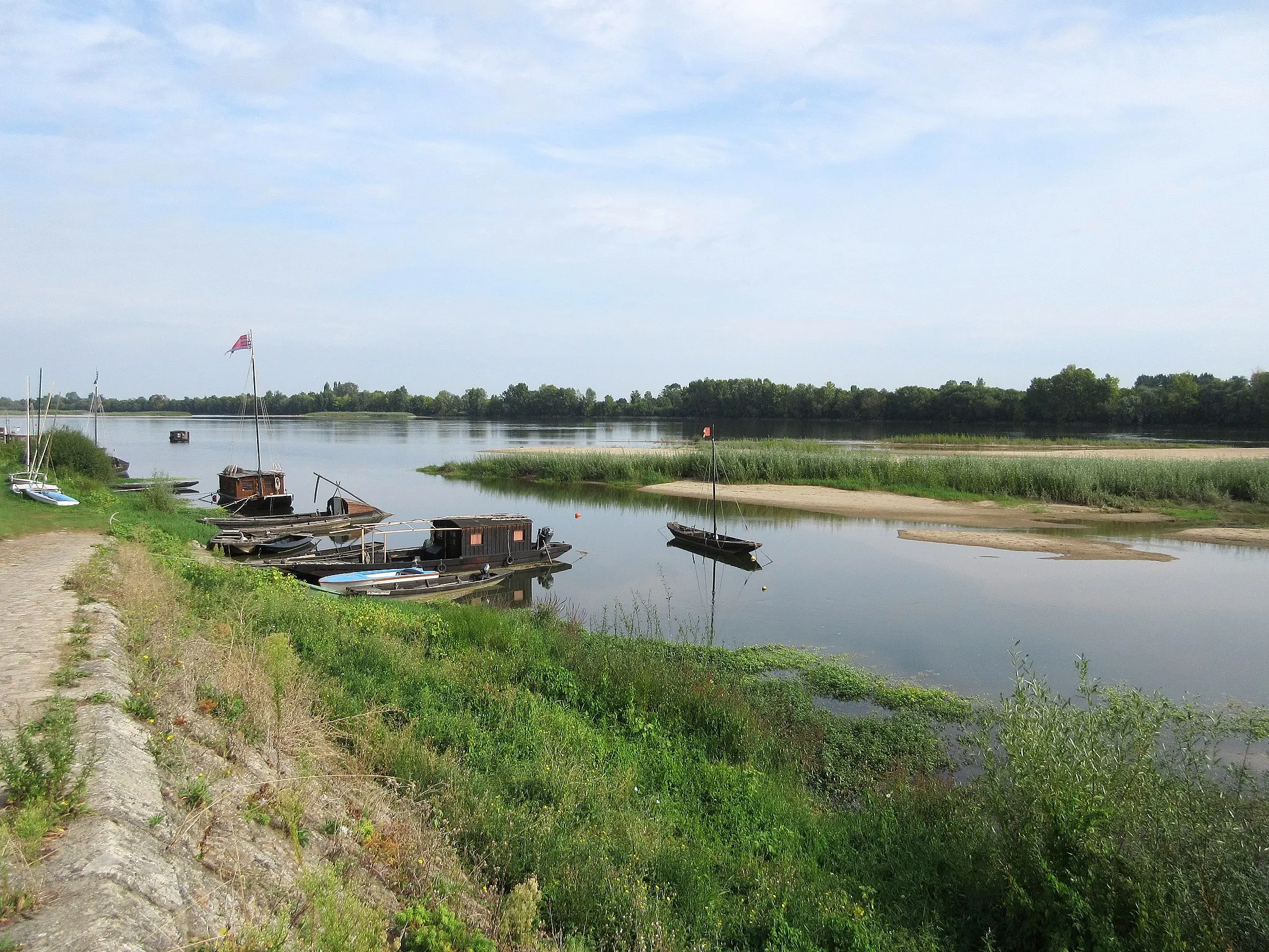 Photo showing: La Loire à vélo. Bateaux traditionnels de Loire au Thoureil (Maine-et-Loire, France).