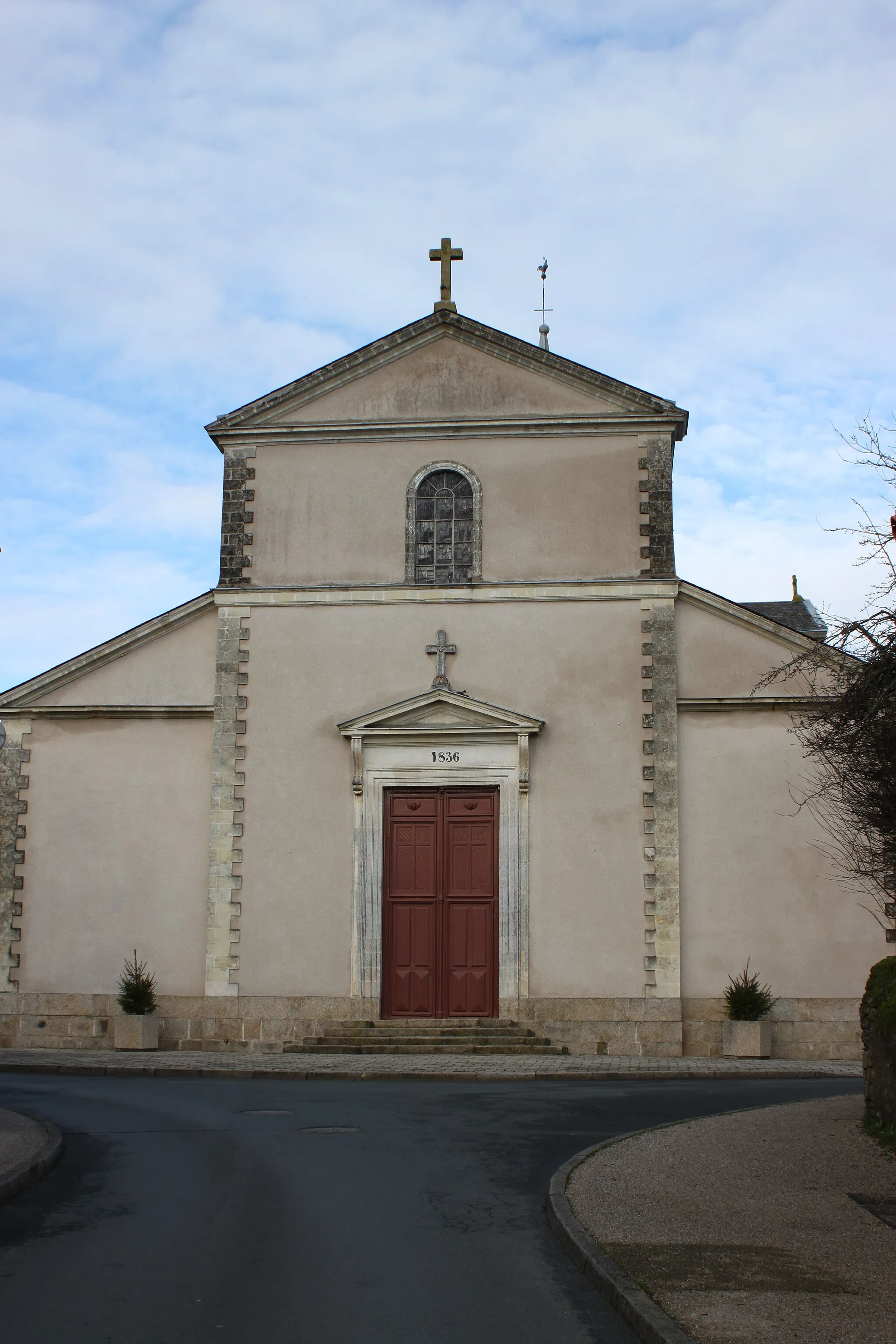 Photo showing: This building is indexed in the base Mérimée, a database of architectural heritage maintained by the French Ministry of Culture, under the reference PA85000031 .