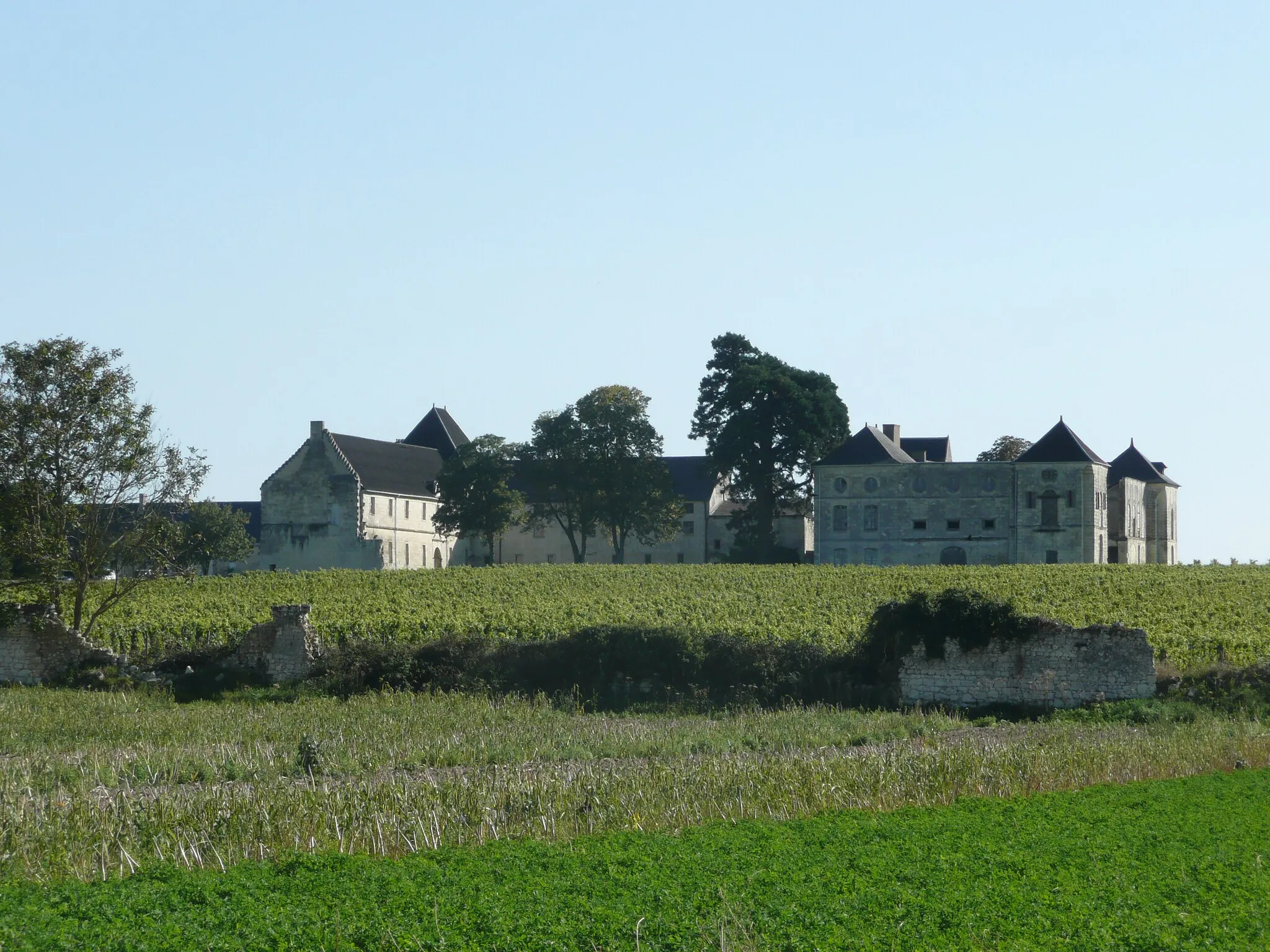 Photo showing: This building is inscrit au titre des monuments historiques de la France. It is indexed in the base Mérimée, a database of architectural heritage maintained by the French Ministry of Culture, under the reference PA00109130 .