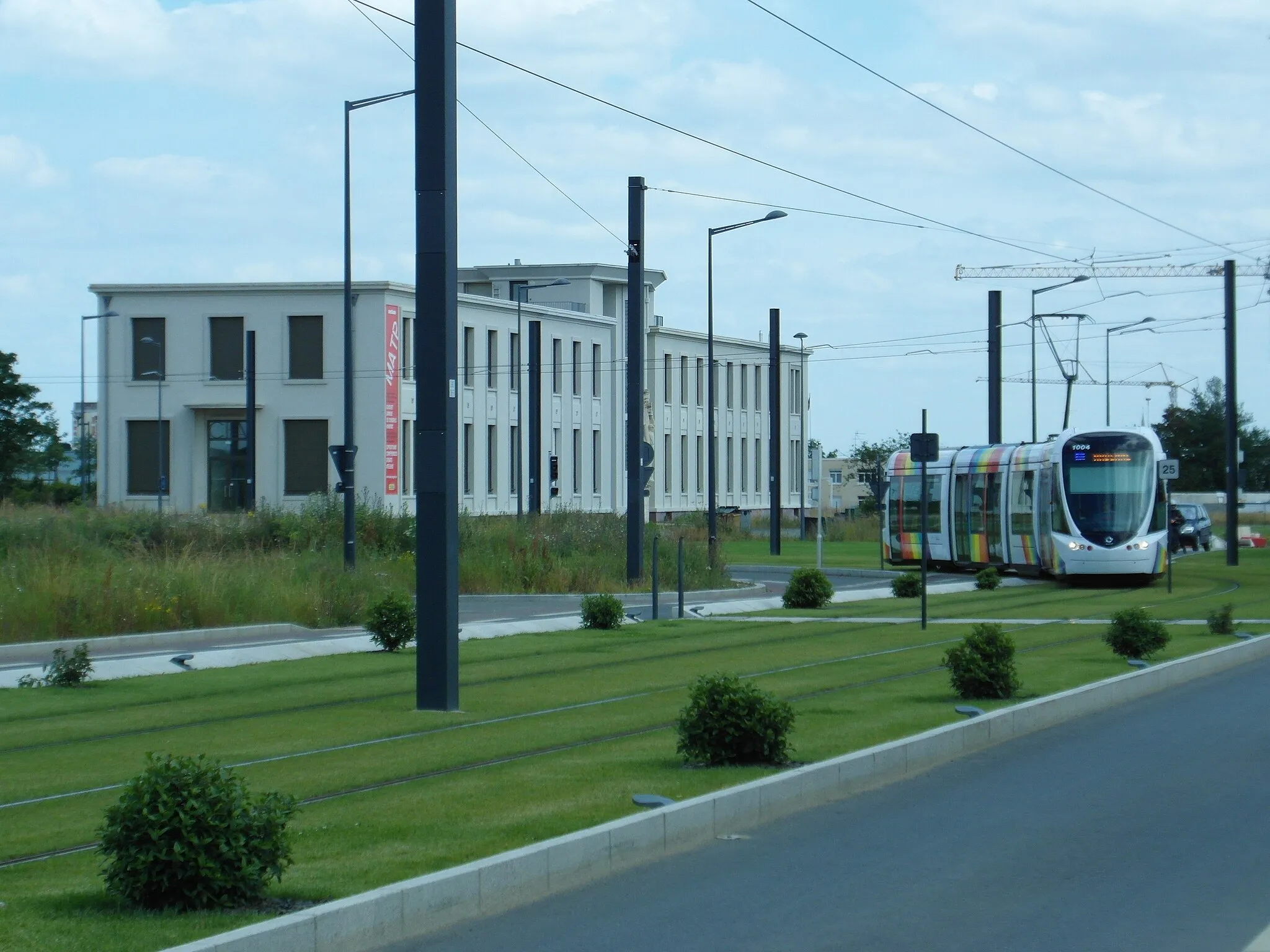 Photo showing: Straßenbahn Angers - Städtebeuliche Integration im Bereich Mayenne / Capucins, einem Entwicklungsgebiet auf ehemaligem Militärflughafengelände